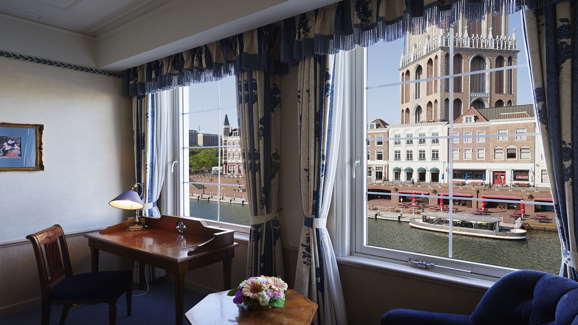 [Guest room example] Deluxe Twin (city side)