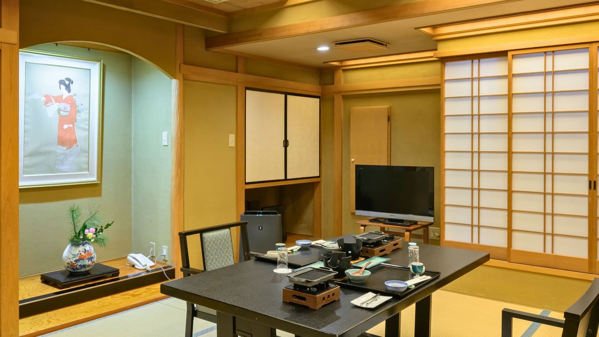 A peaceful private room where you can have lively conversation with your loved ones.