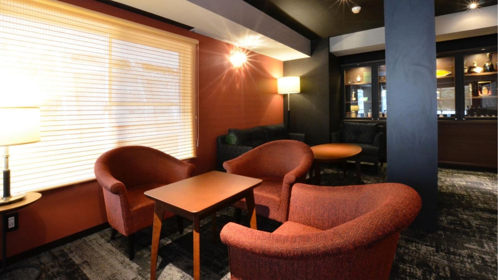 Exclusive Lounge