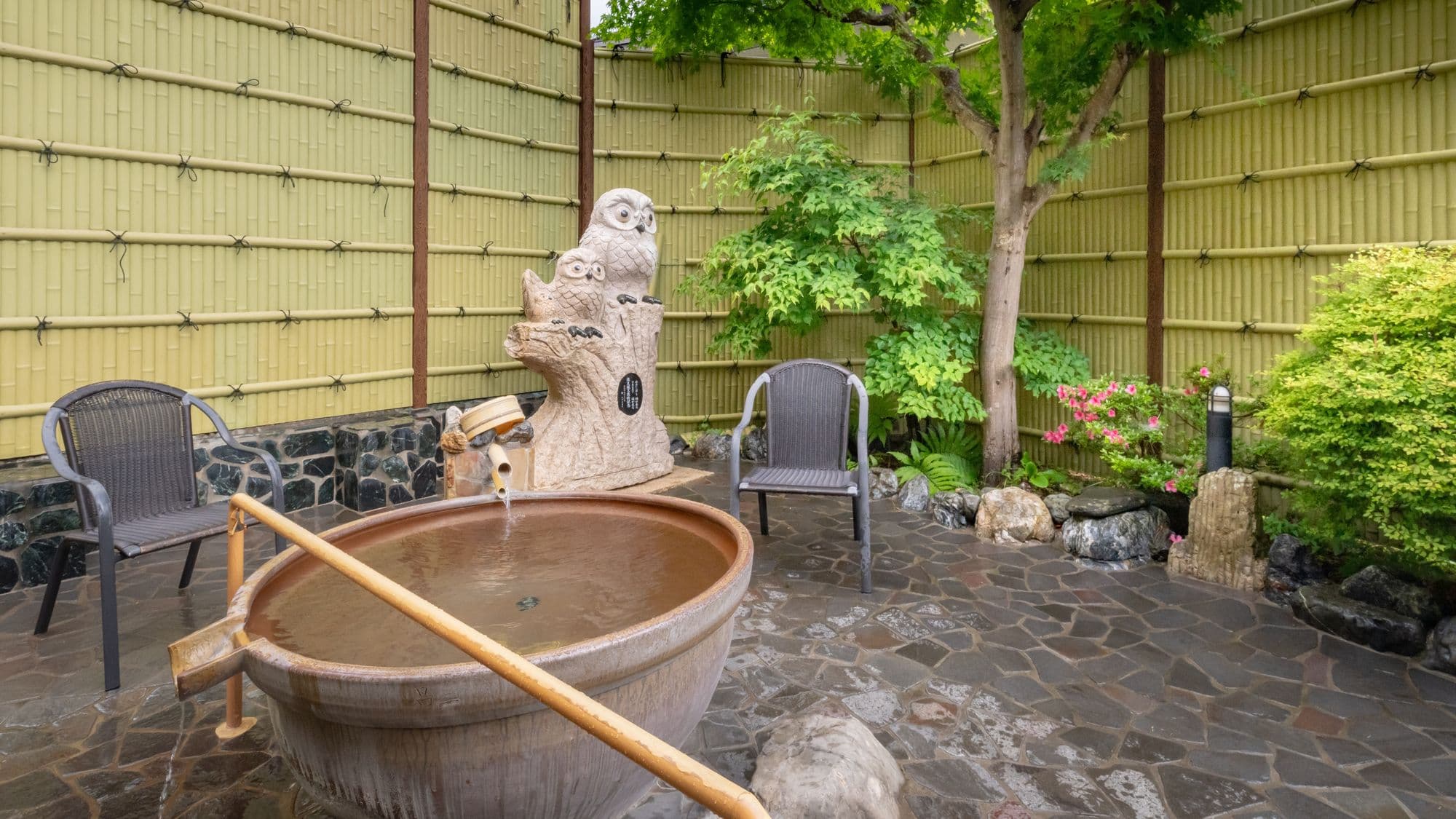 [Private open-air bath "Souken no Yu"] Enjoy the picturesque scenery of Yunishigawa.
