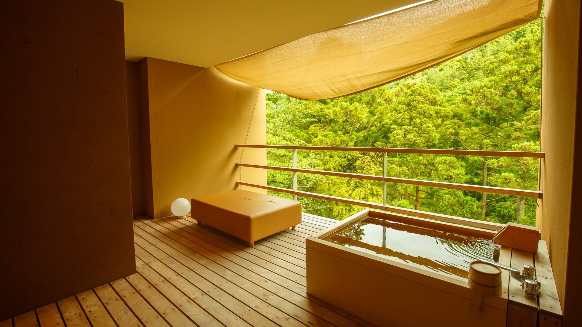 [Club floor/Kumo] A room with an open-air bath (68-70 square meters)