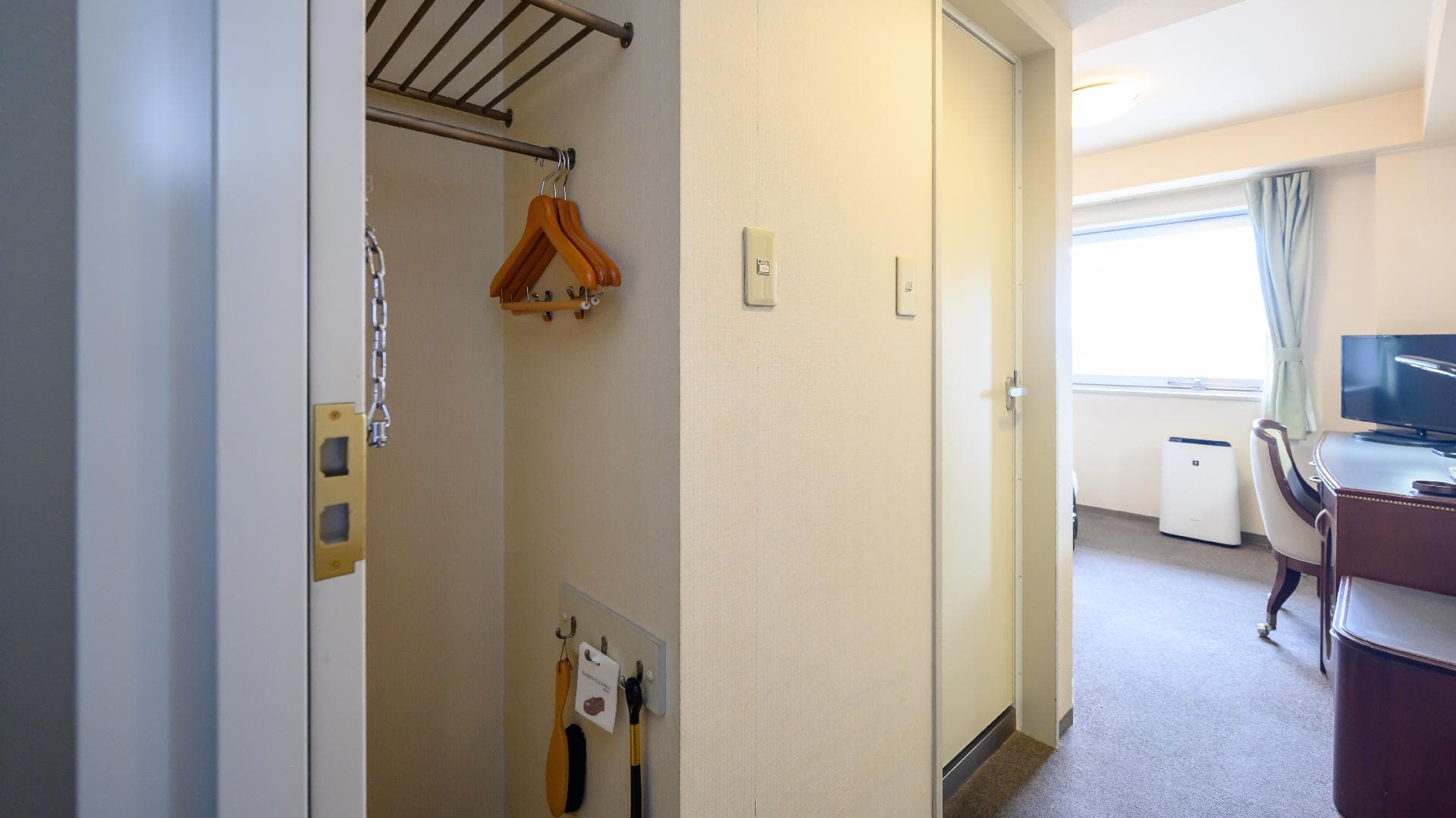 [Double Standard] Guest Room