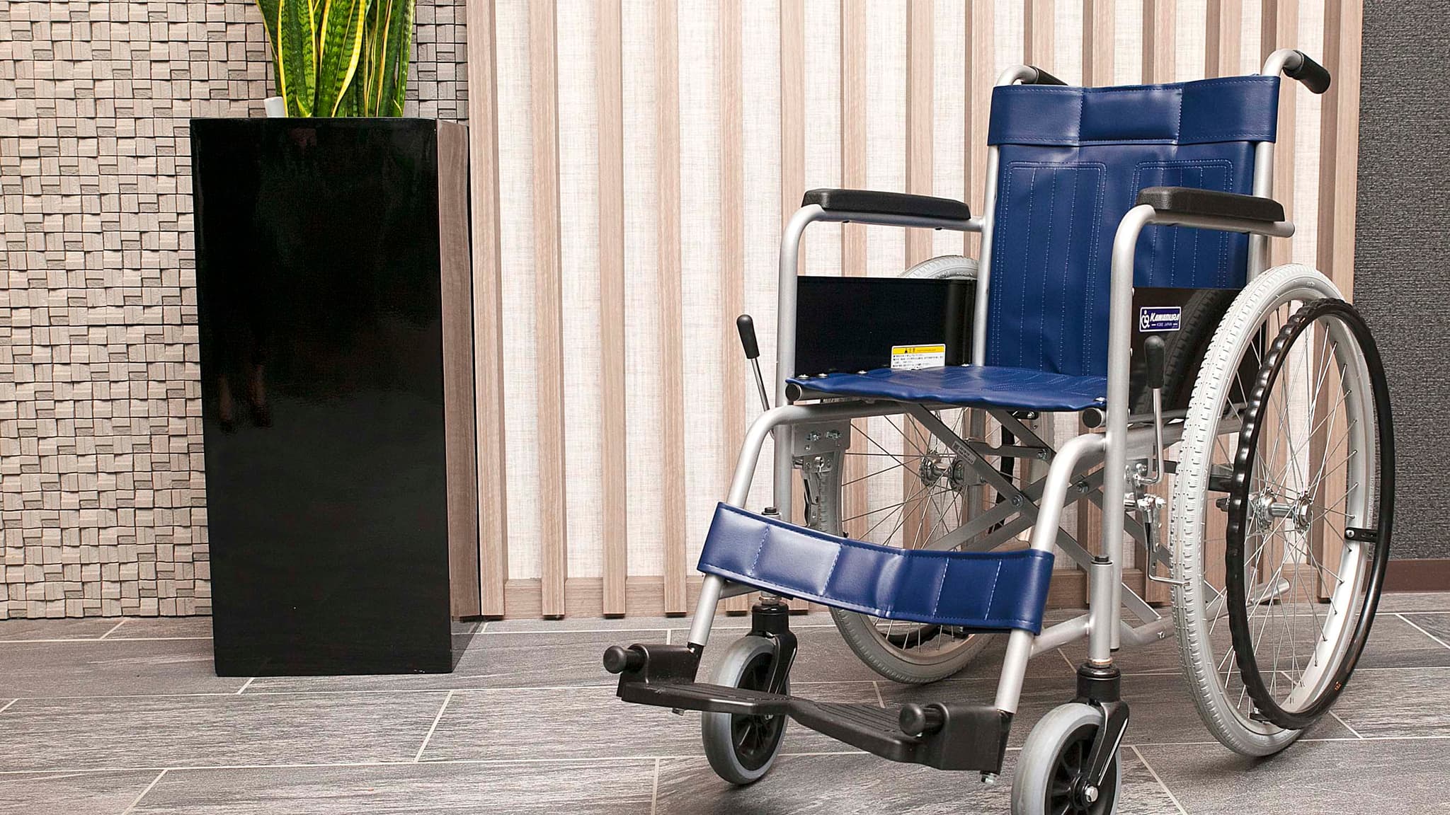 Guests with mobility issues can stay with peace of mind. Please inform our staff.