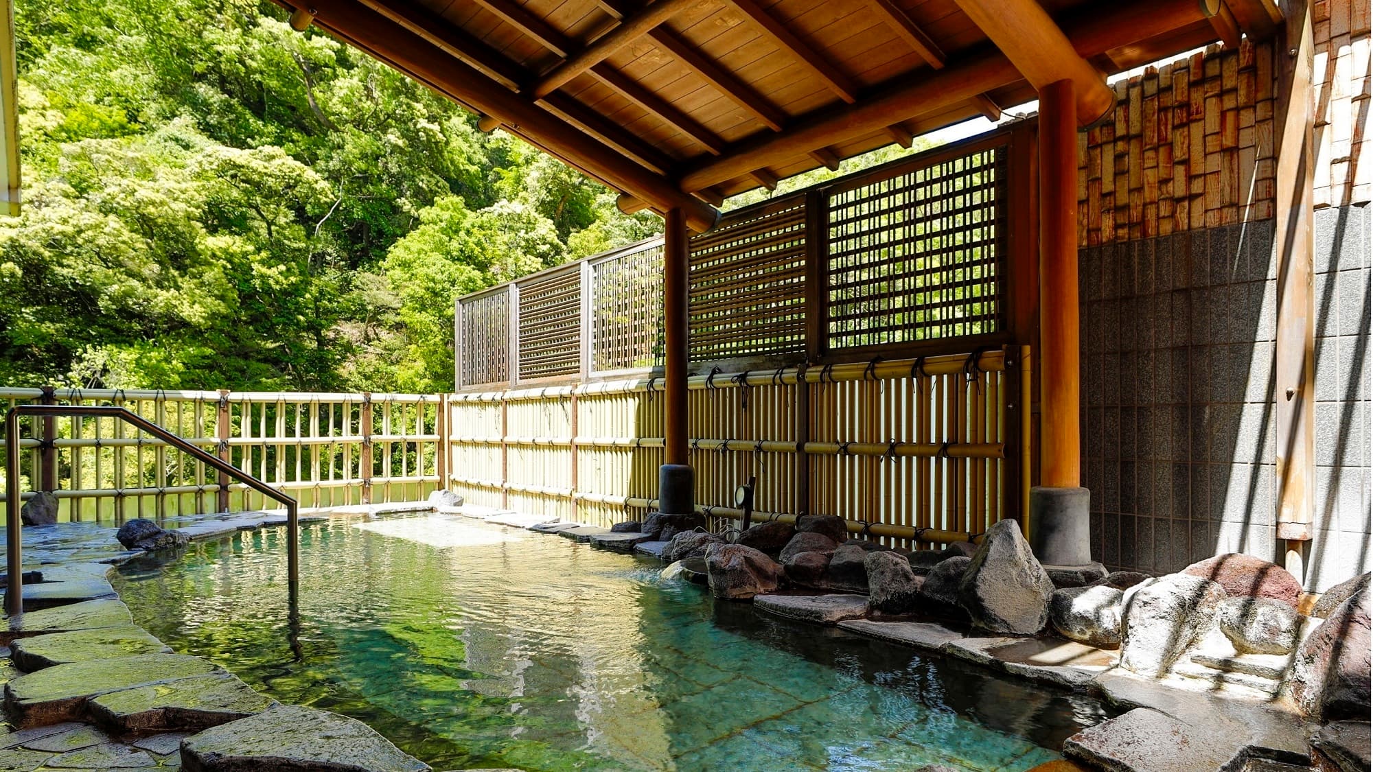 "Katsura no Yu" open-air bath with panoramic view