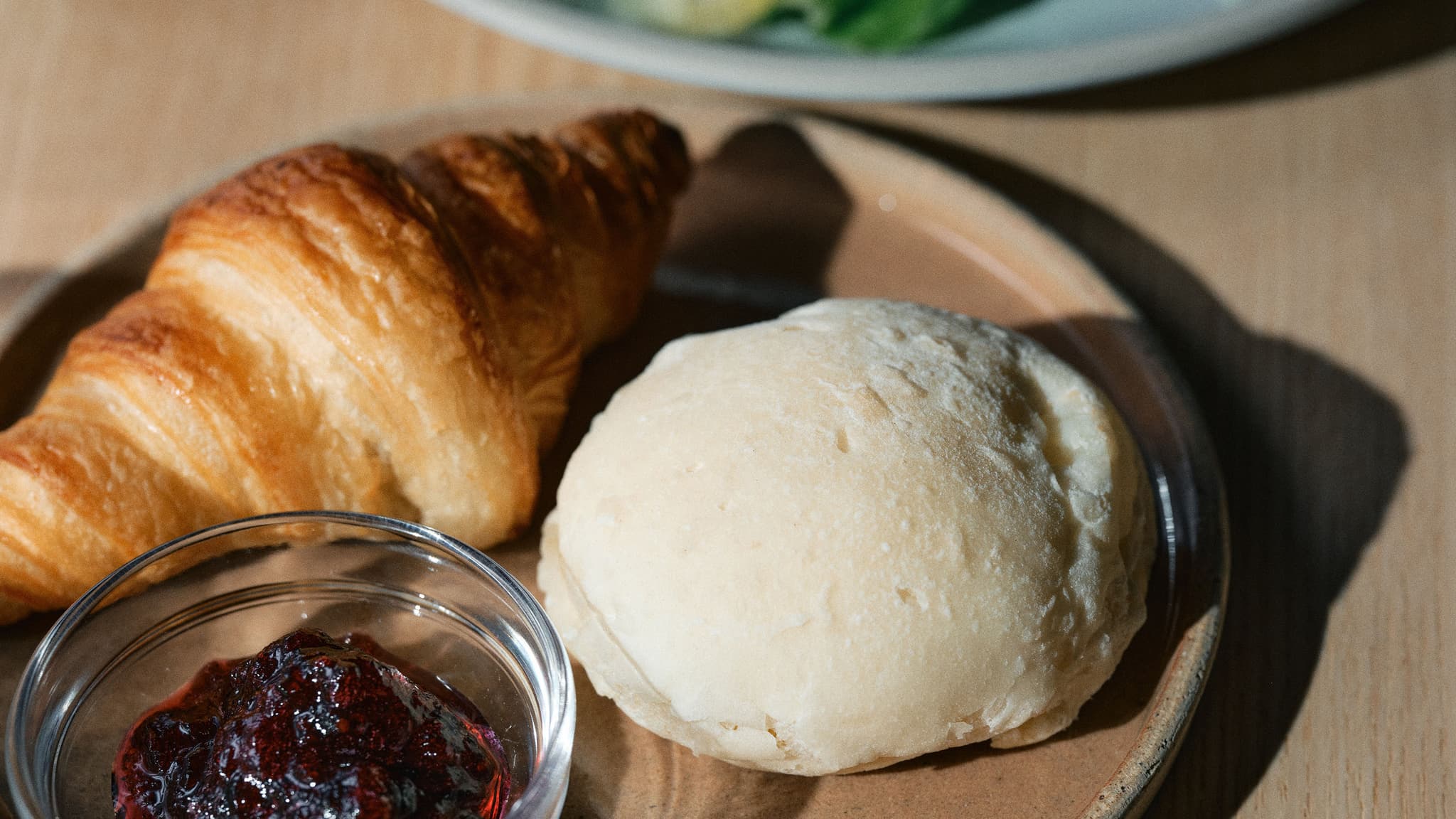 Breakfast Buffet | Enjoy a selection of three Hokkaido-produced cheeses (Gouda, Cream, and Natural).