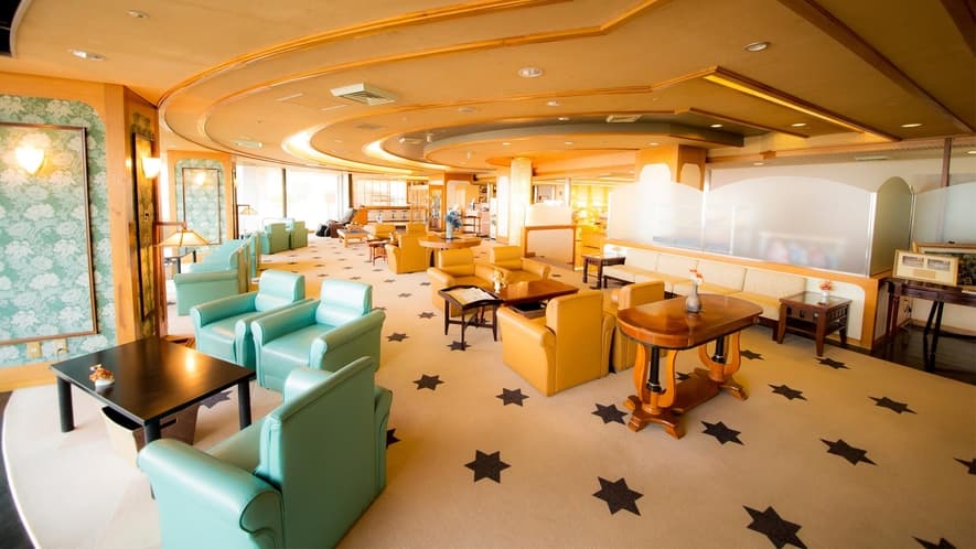 Interior - Lounge

