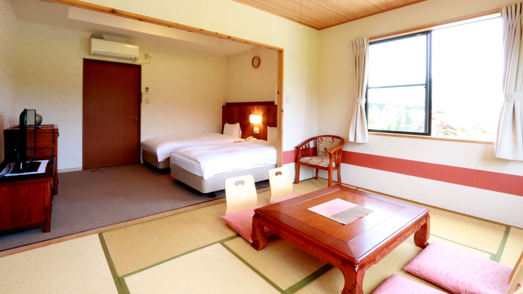 <Example of a Japanese-Western style room> ~Main building~