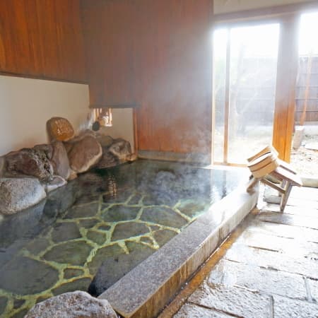 [Tenchikanno] Semi-open-air bath in the guest room