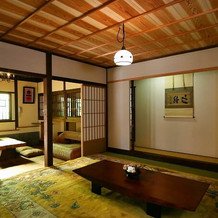 Top and bottom room