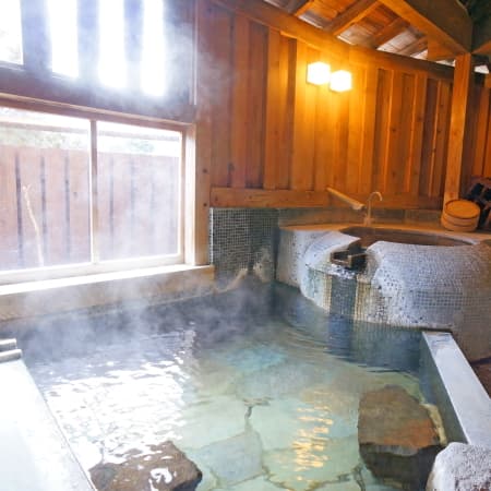 [Itoku] Japanese-style room 6 tatami mats and 4 and a half tatami mats, guest room with Goemon bath