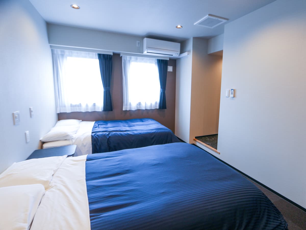 Hotel Livemax Yokohama Kannai Ekimae photo 3