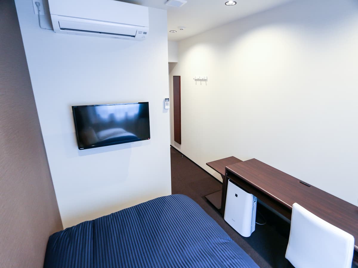 Hotel Livemax Yokohama Kannai Ekimae photo 4