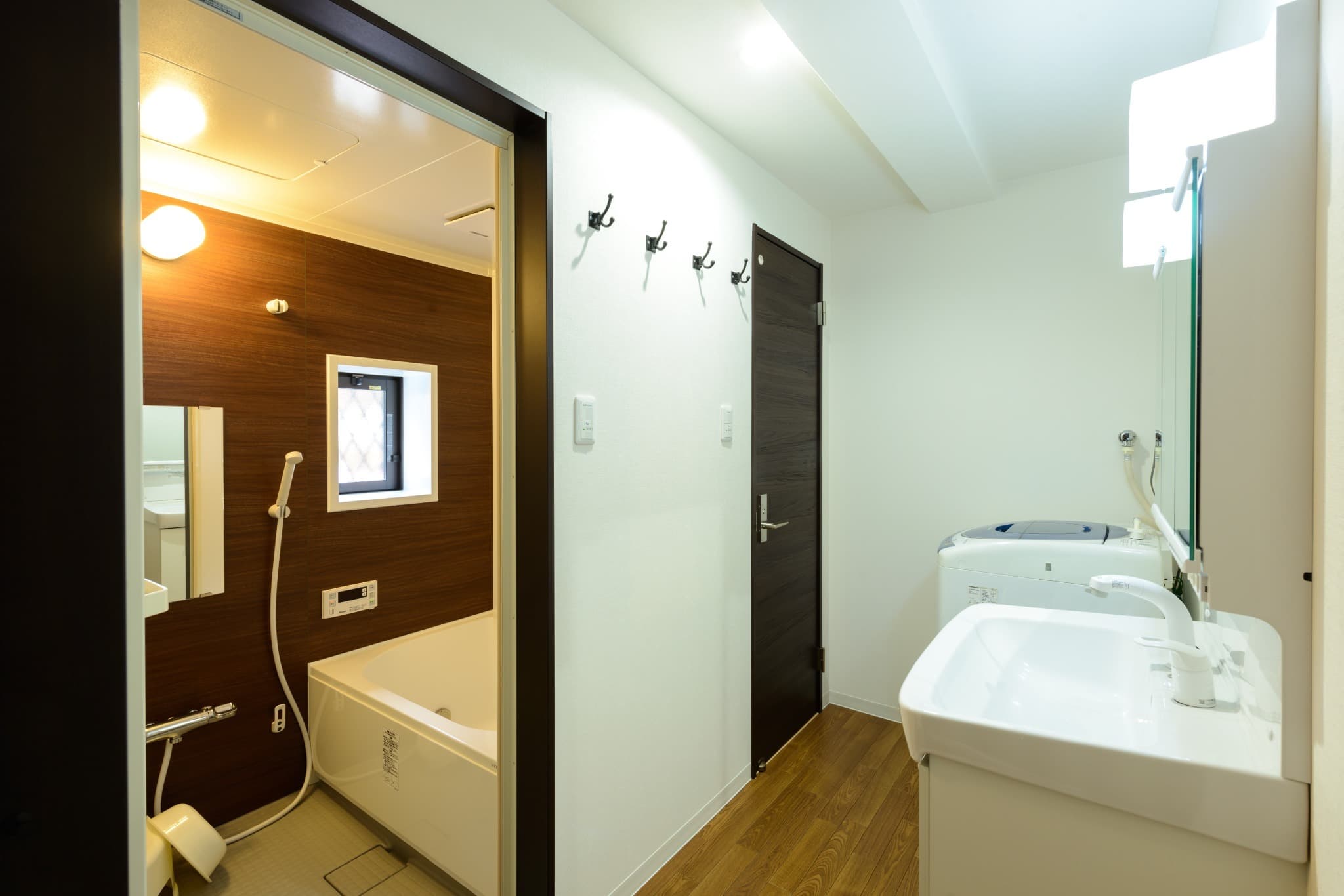 Shiki Homes | KURUMI Walnut photo 2