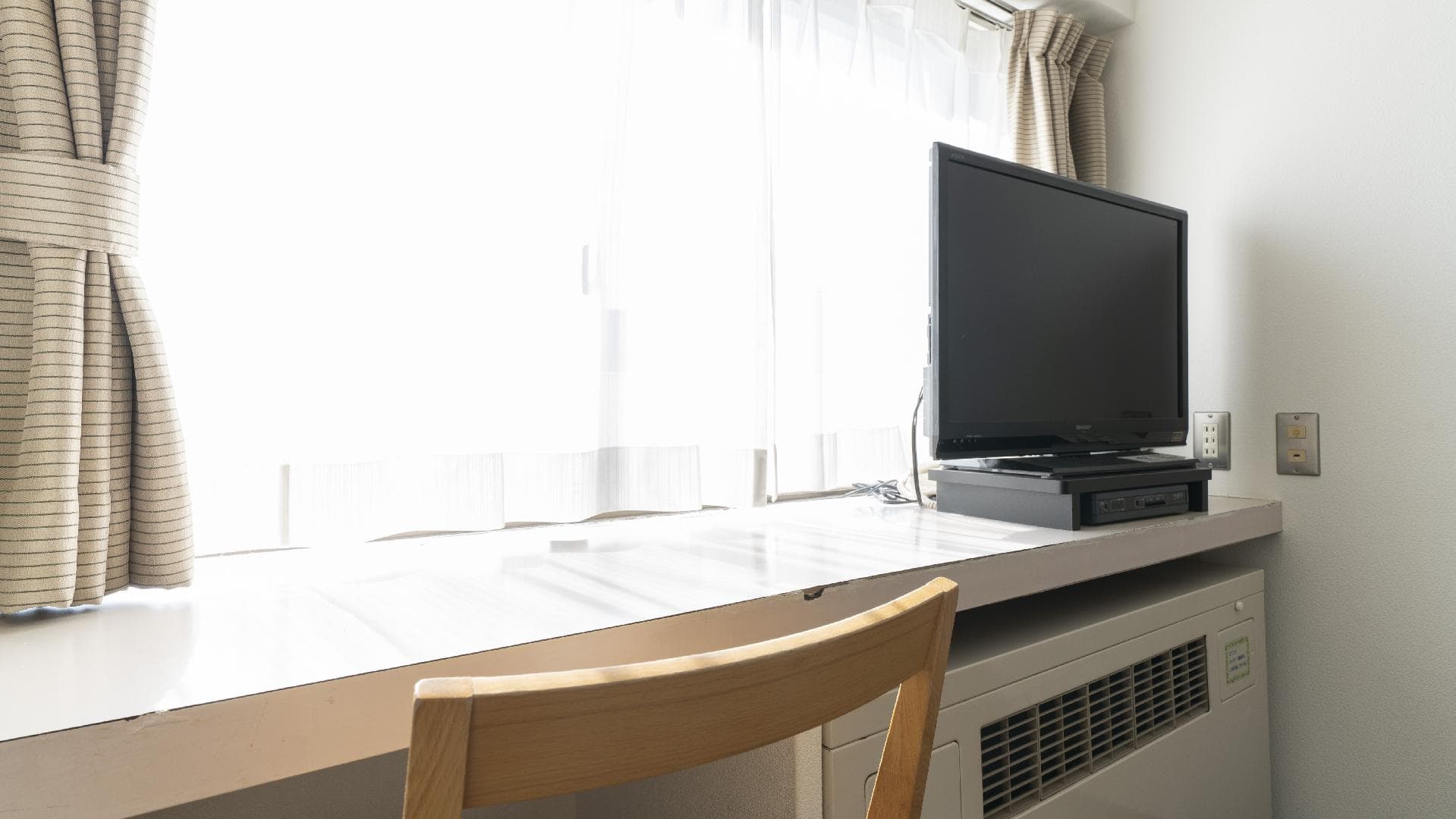 [Twin Standard] Desk area