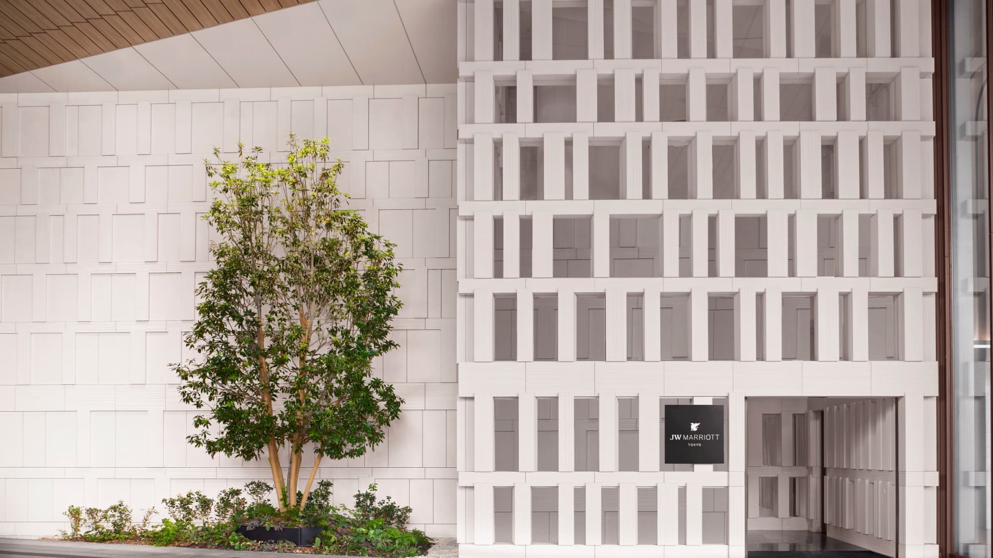 [Second floor entrance] Directly connected to the new Takanawa Gateway Station, it boasts excellent access.