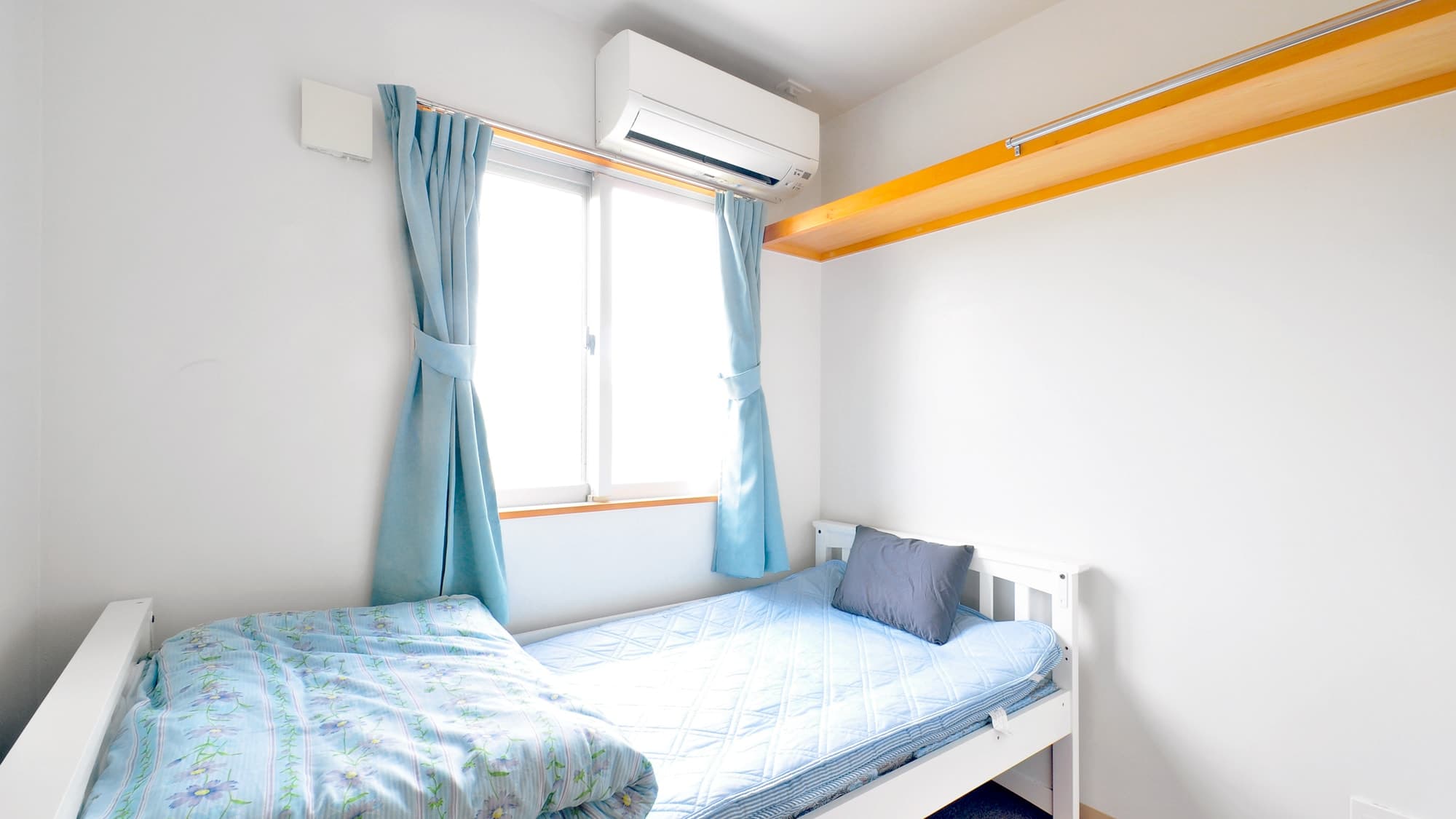 [Guest rooms] There are 3 single rooms in total in the central single room on the living room side.