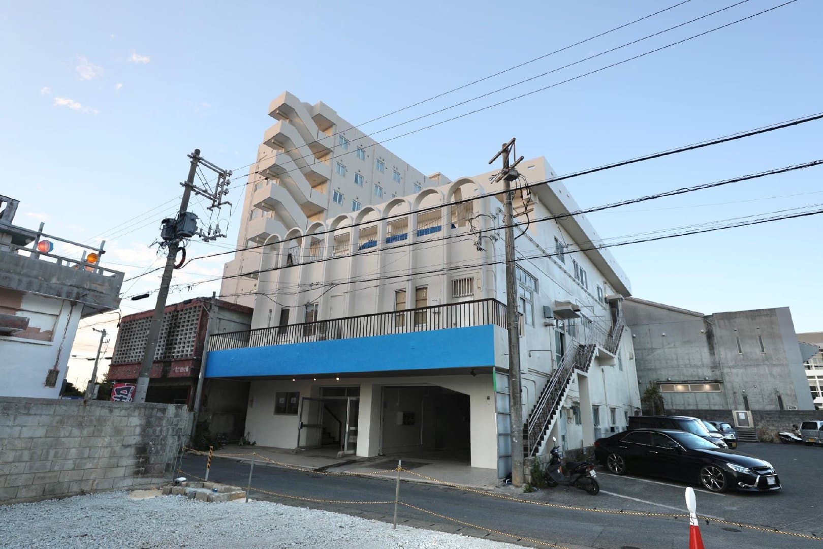 Guesthouse ONE: Full view of the building
