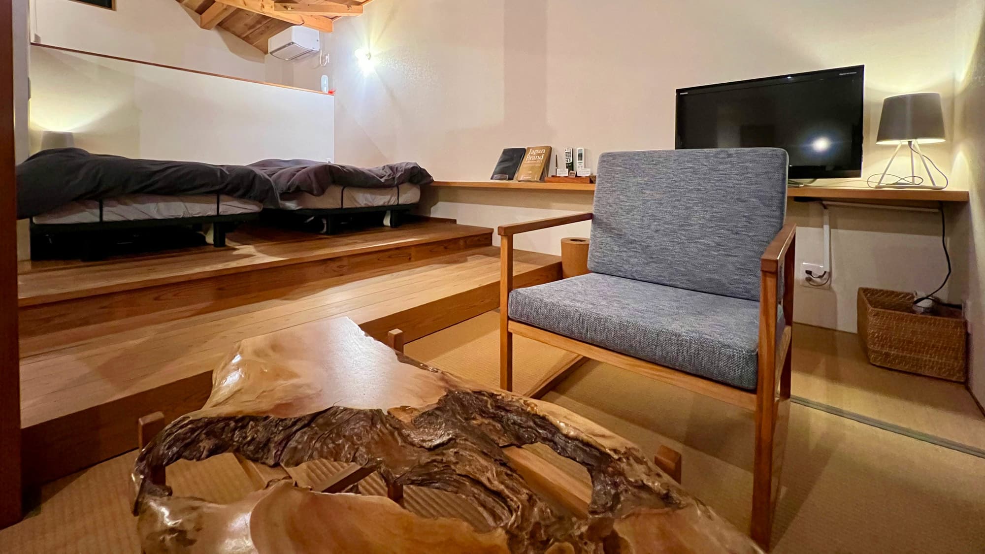 [Room] The room is also attractive at night