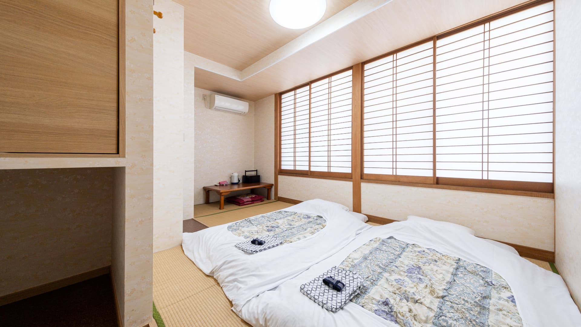 [Non-smoking] Japanese-style compact room for 1-2 people