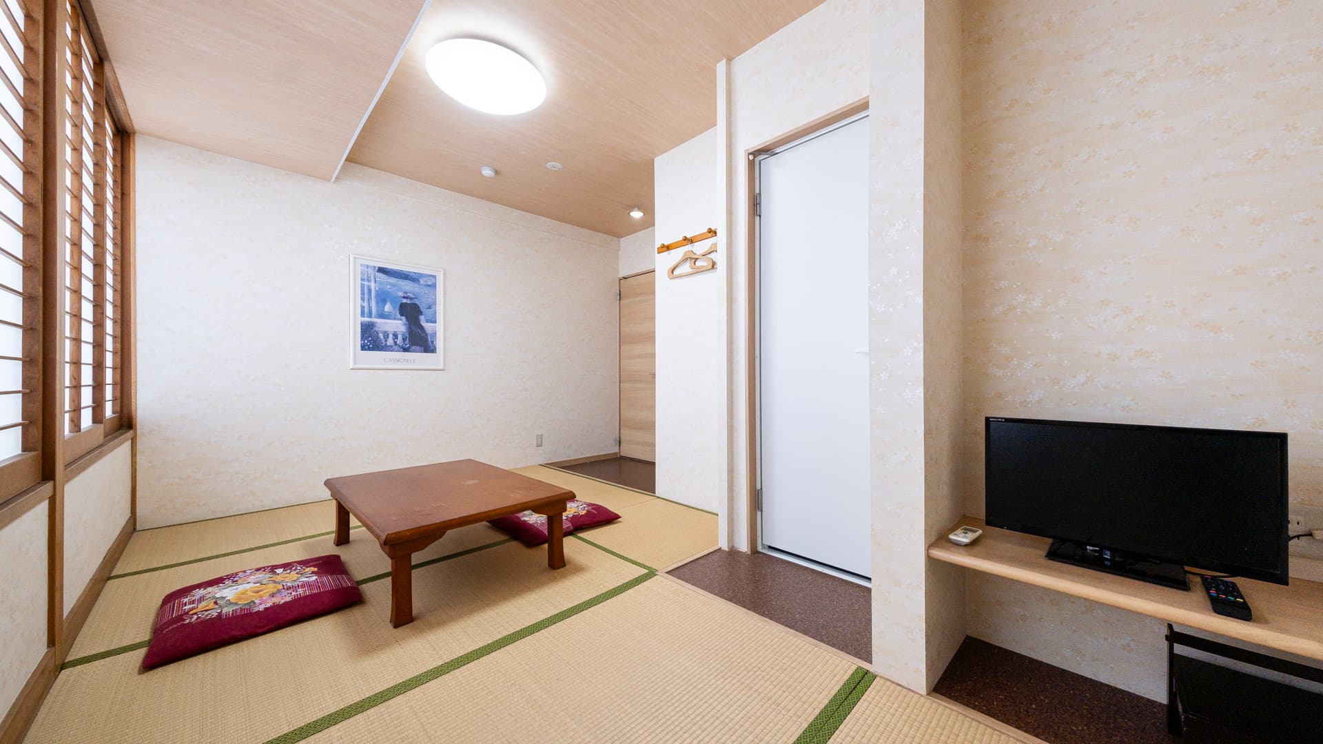 [Non-smoking] Japanese-style compact room for 1-2 people