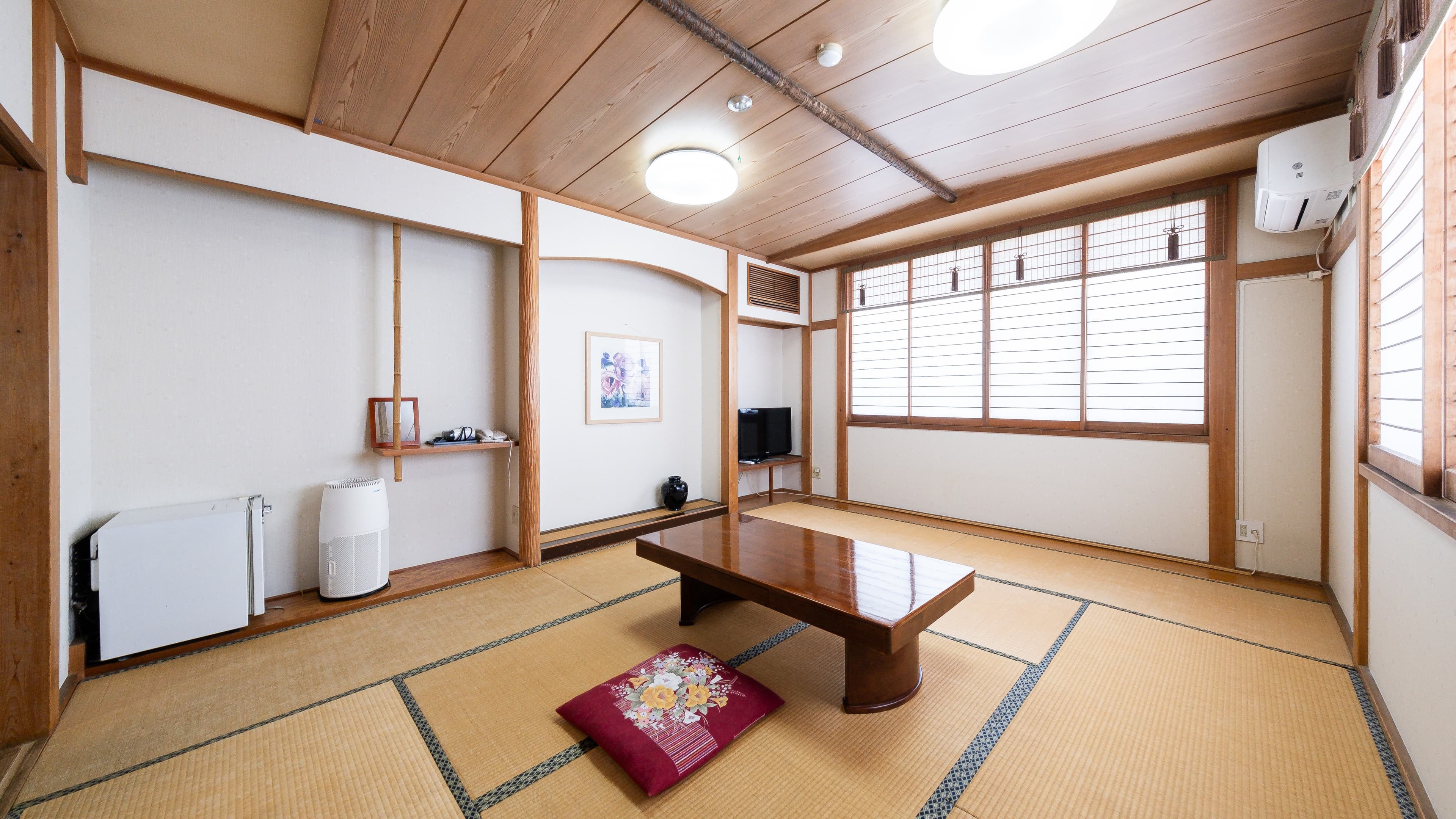 [Non-smoking] Japanese-style room for 1-3 people
