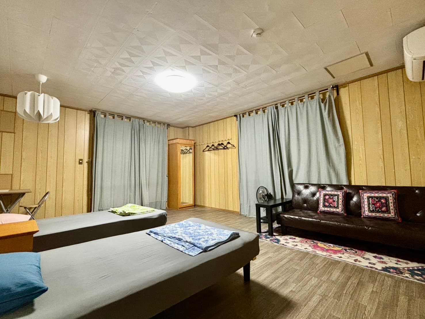 Bedroom 1: 1 double bed, 1 single bed