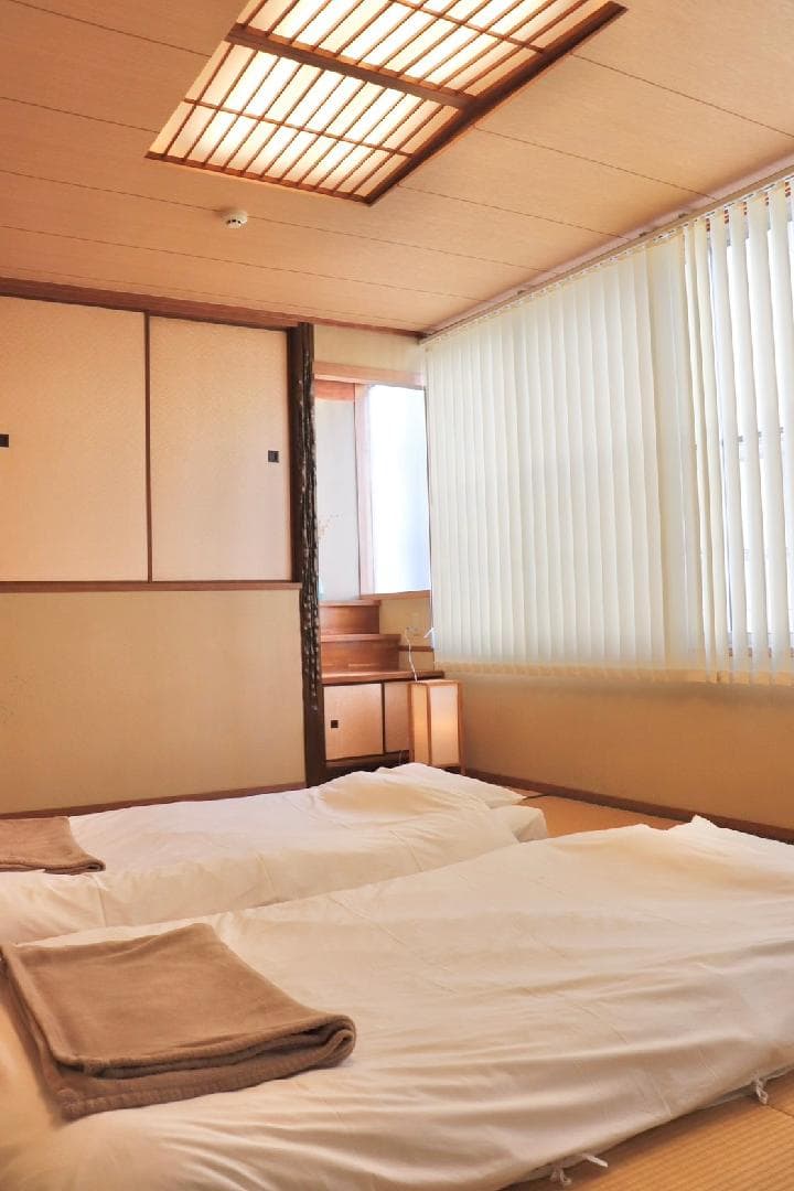 A tasteful Japanese bedroom