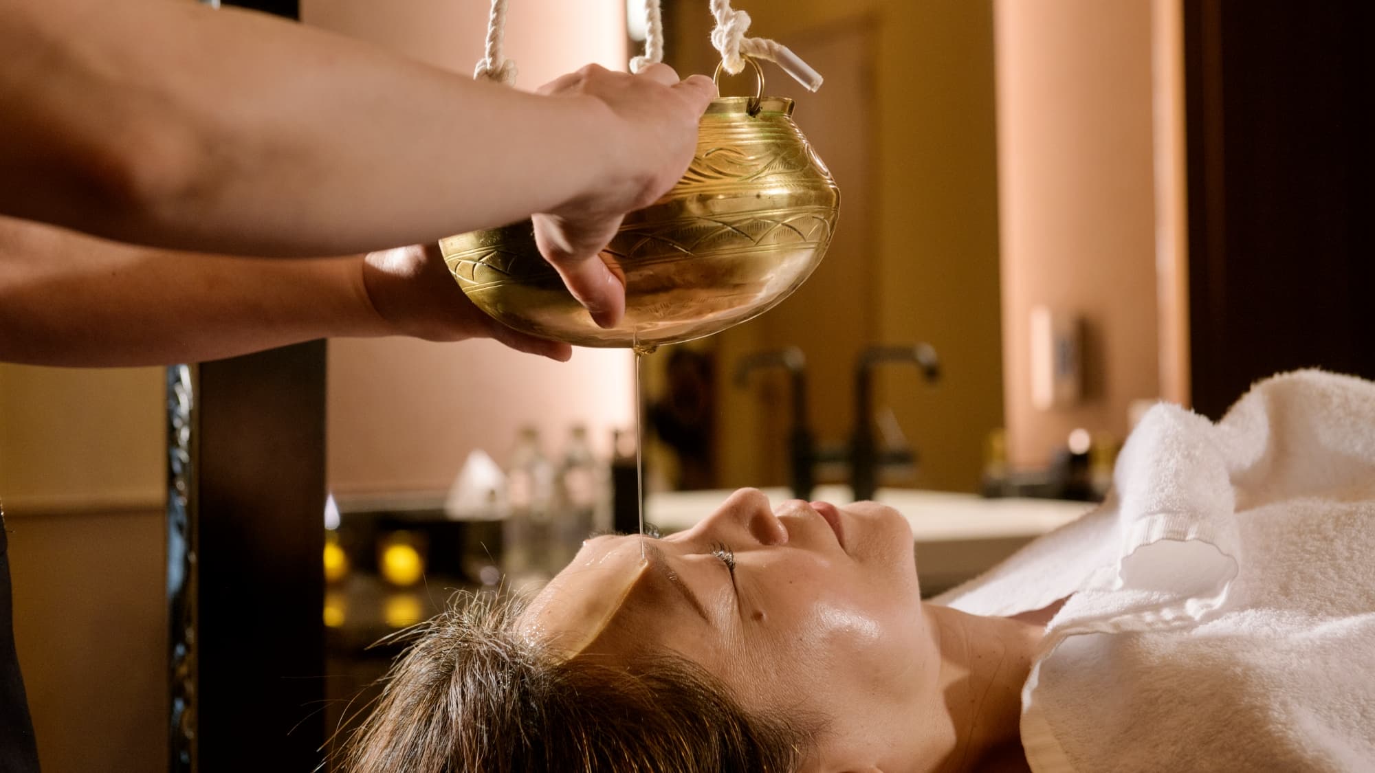 [Wellness Spa ReLabo] Original oil with a Japanese feel gives your skin a translucent look.