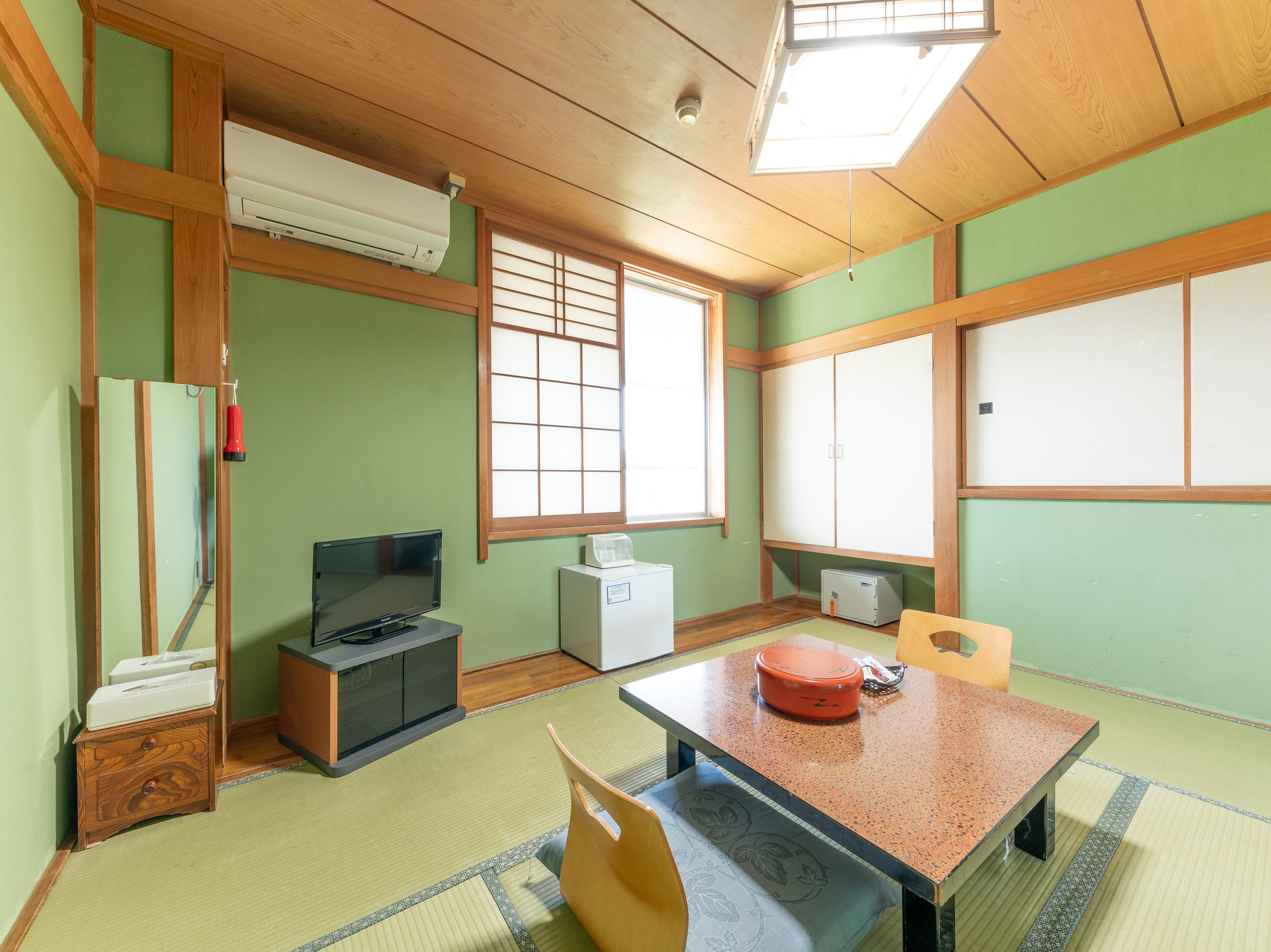 [Non-smoking] Japanese-style room for 1-3 people (no bath)