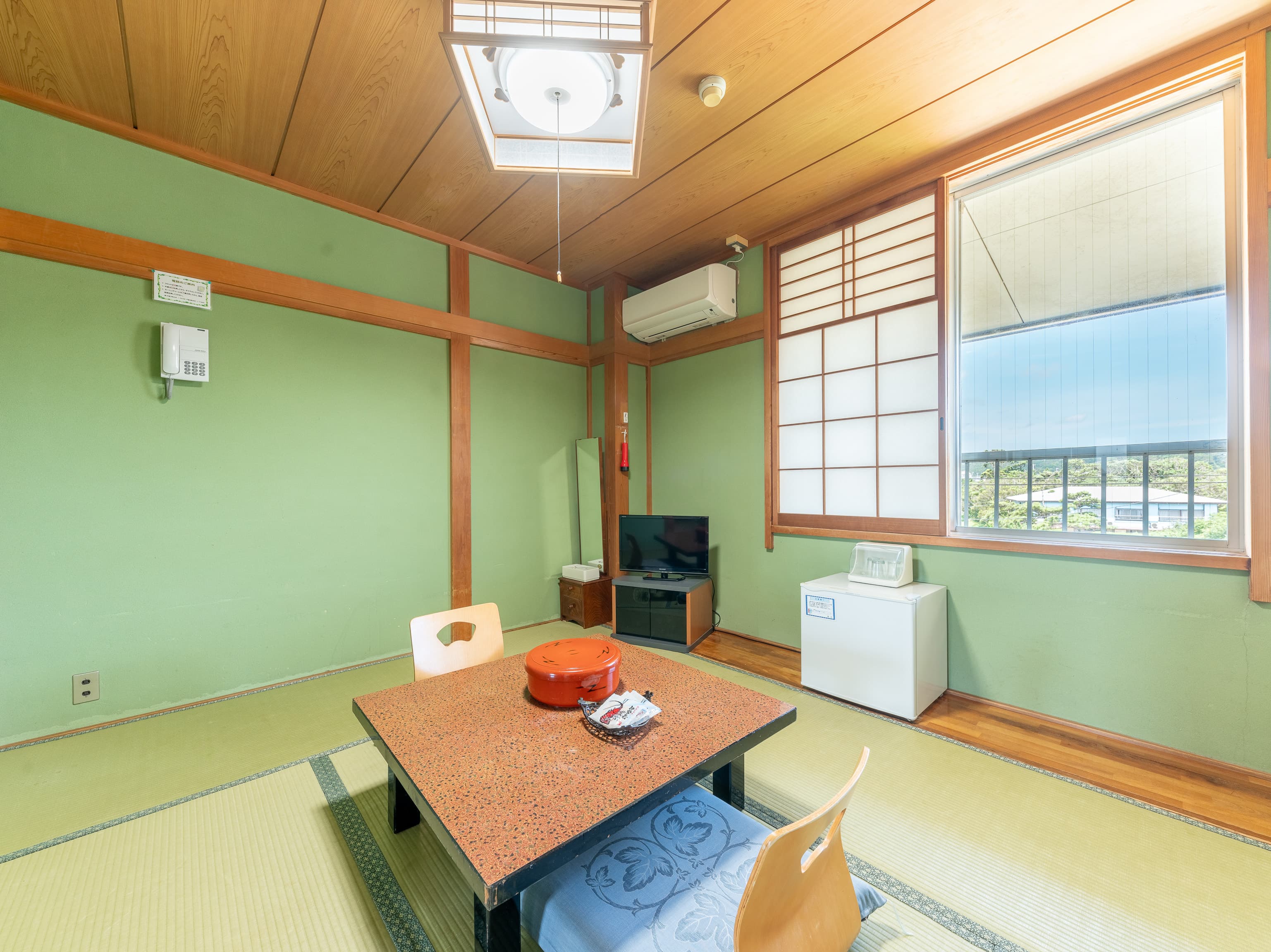 [Non-smoking] Japanese-style room for 1-3 people (no bath)