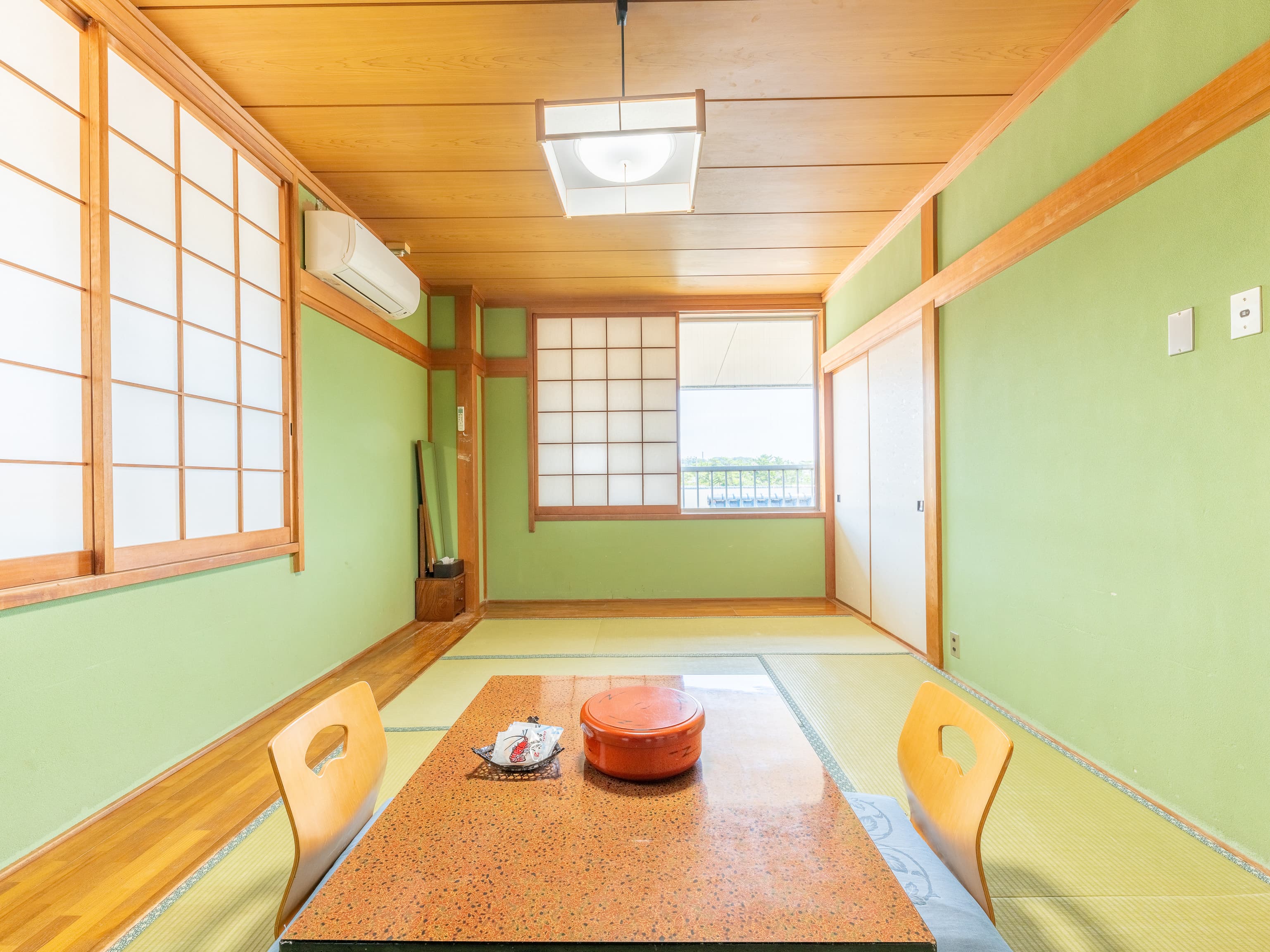 [Non-smoking] Japanese-style room for 1-4 people (no bath)