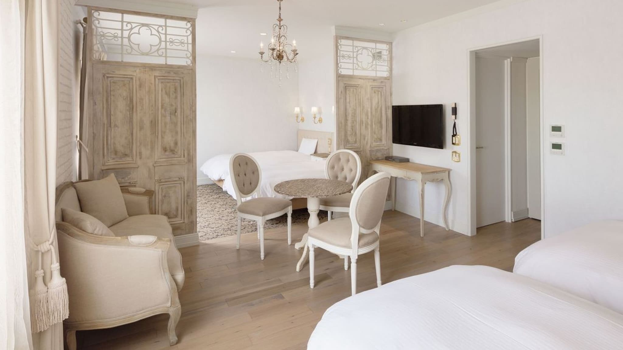 Suite room