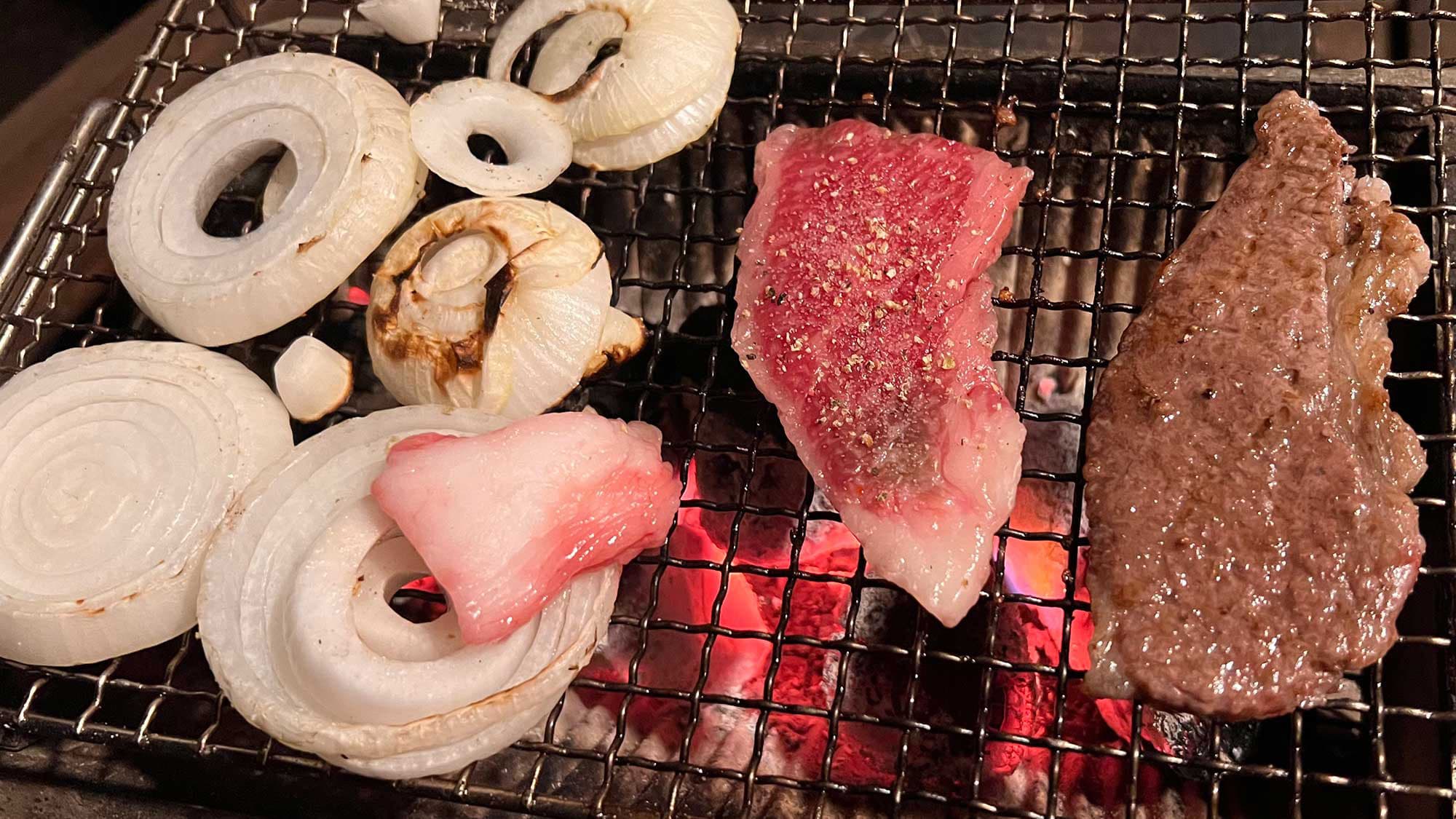 ・The BBQ plan includes a BBQ grill set (with charcoal)