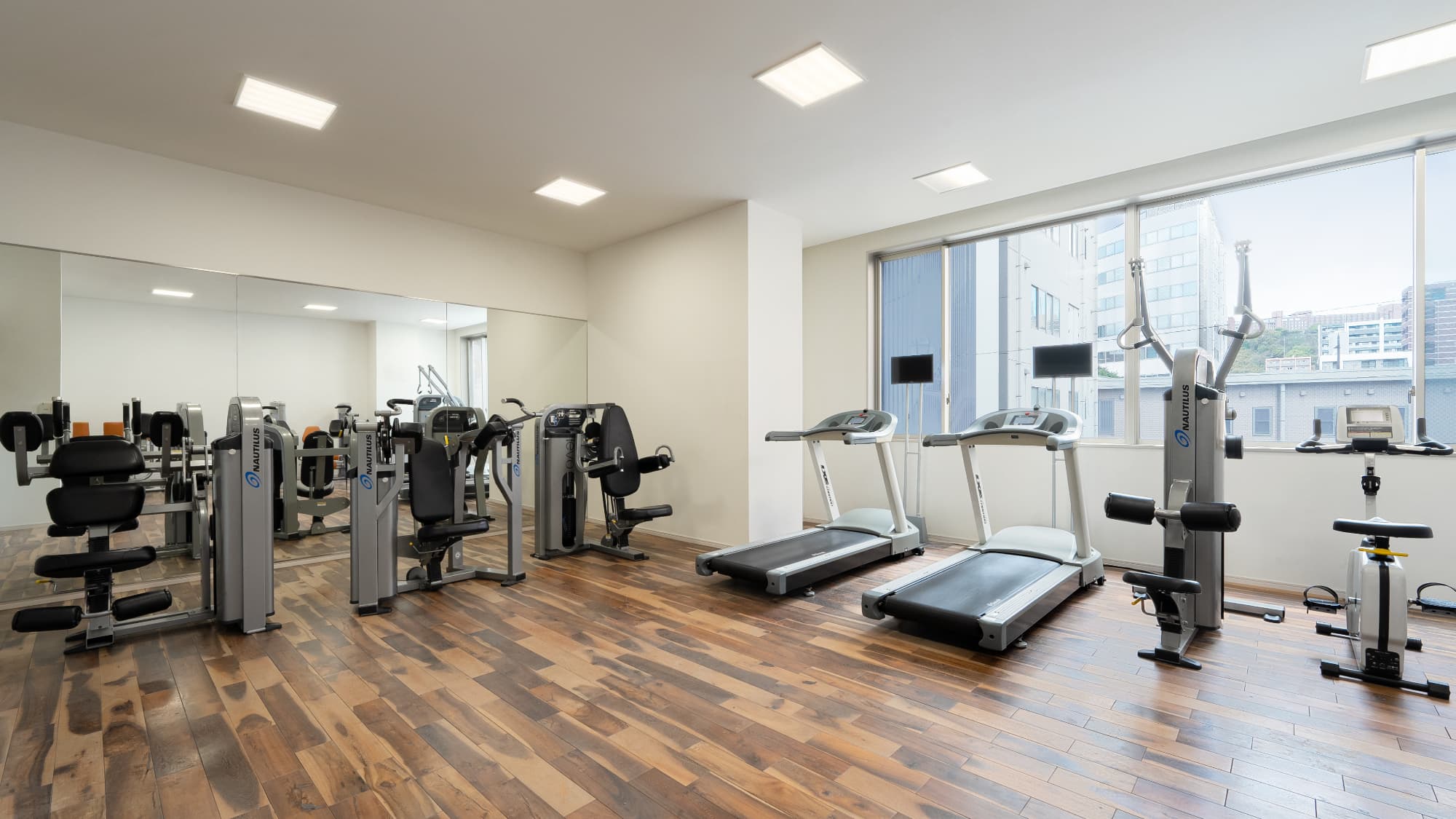 ◇24-hour fitness room available only to guests staying at the hotel