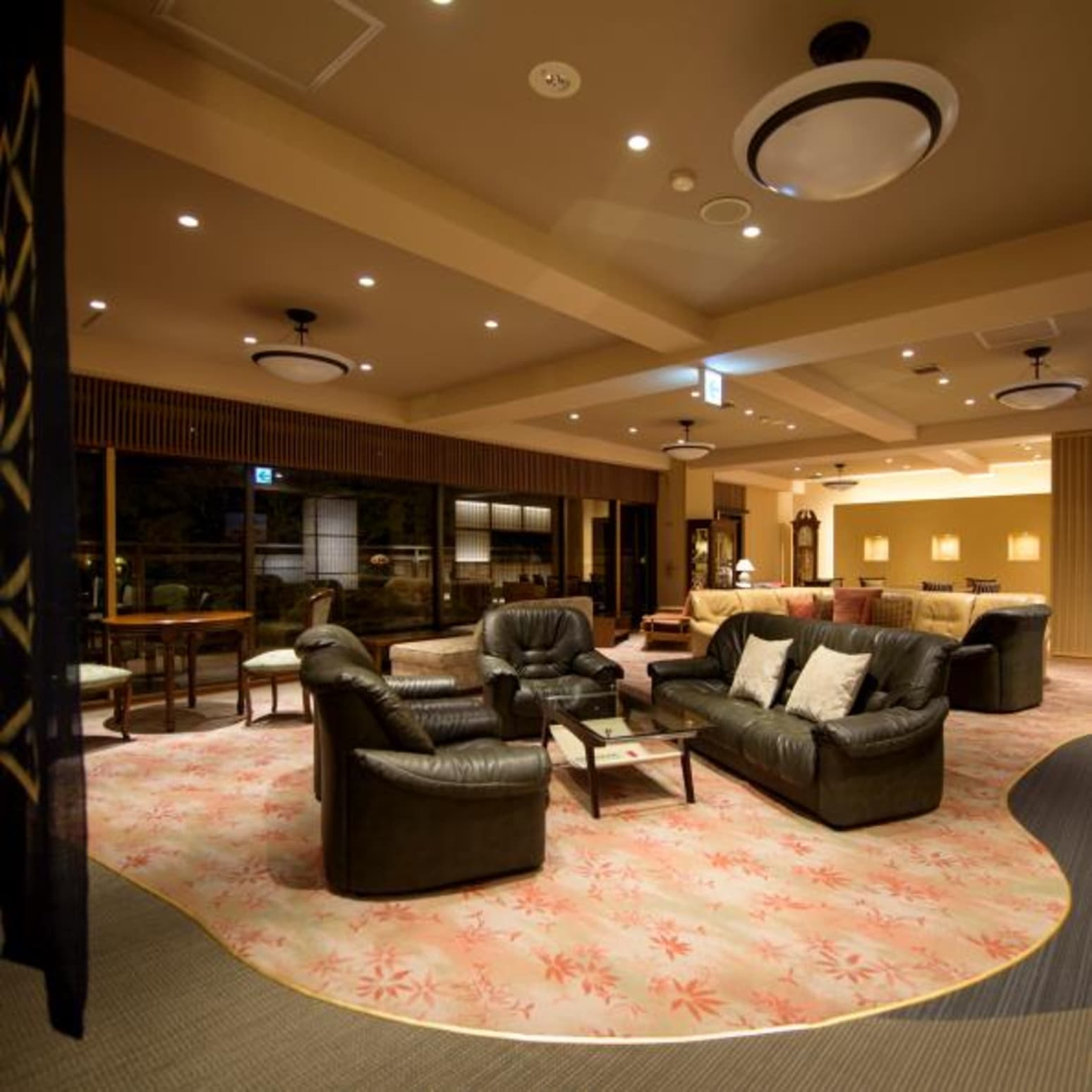 Interior - Lounge
