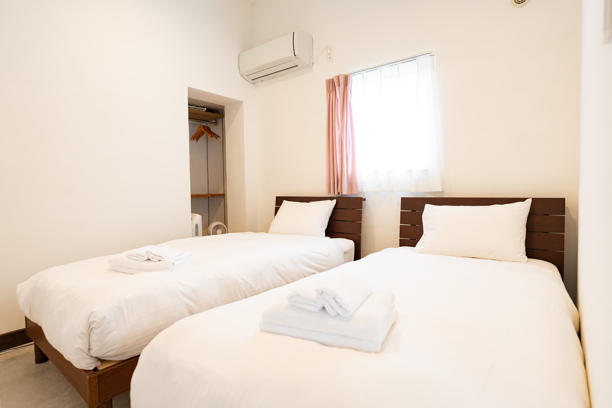 Blue Kingfisher building, bedroom