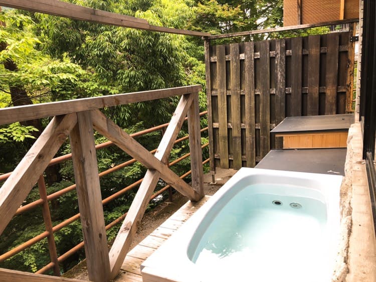 Open-air bath