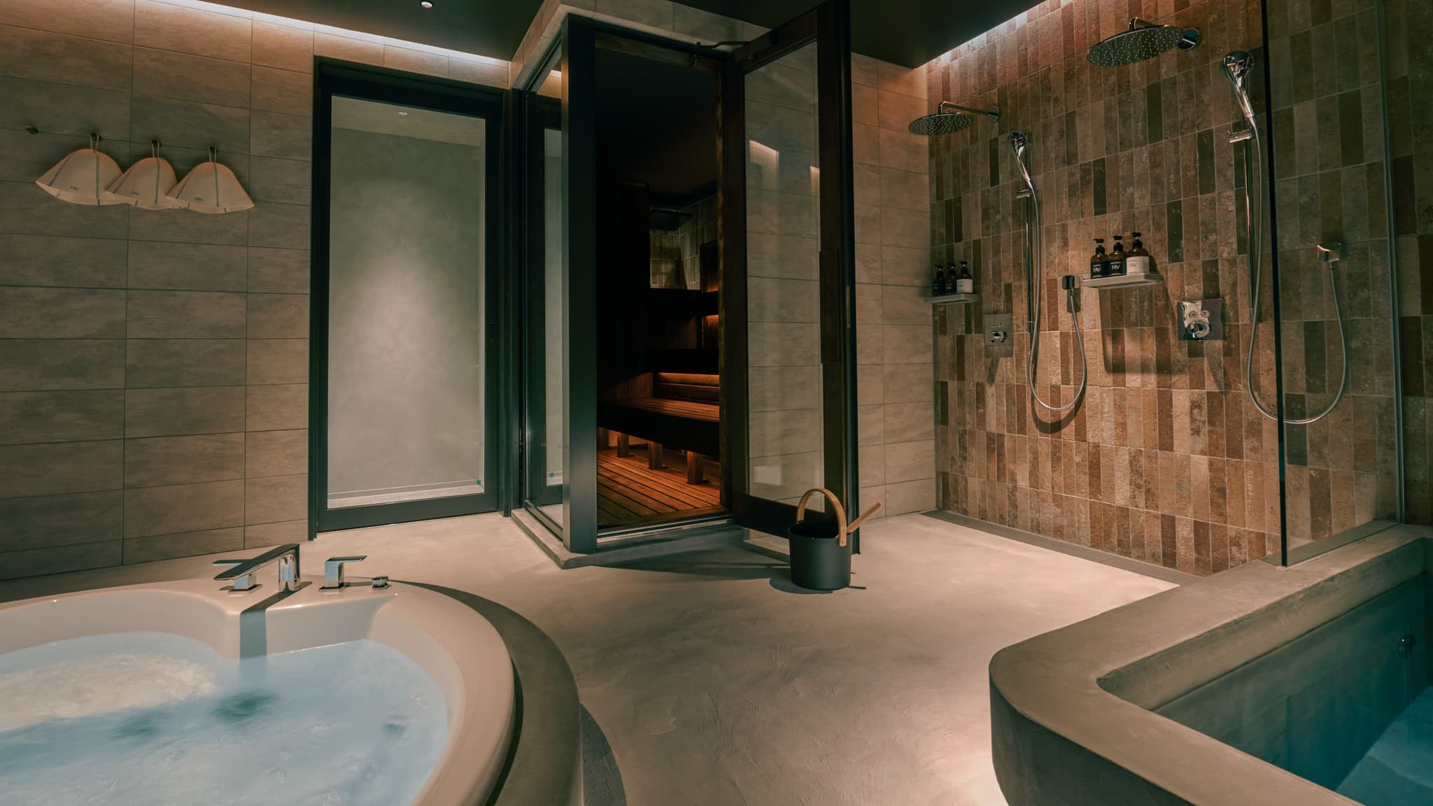 Private sauna (advance reservation required)