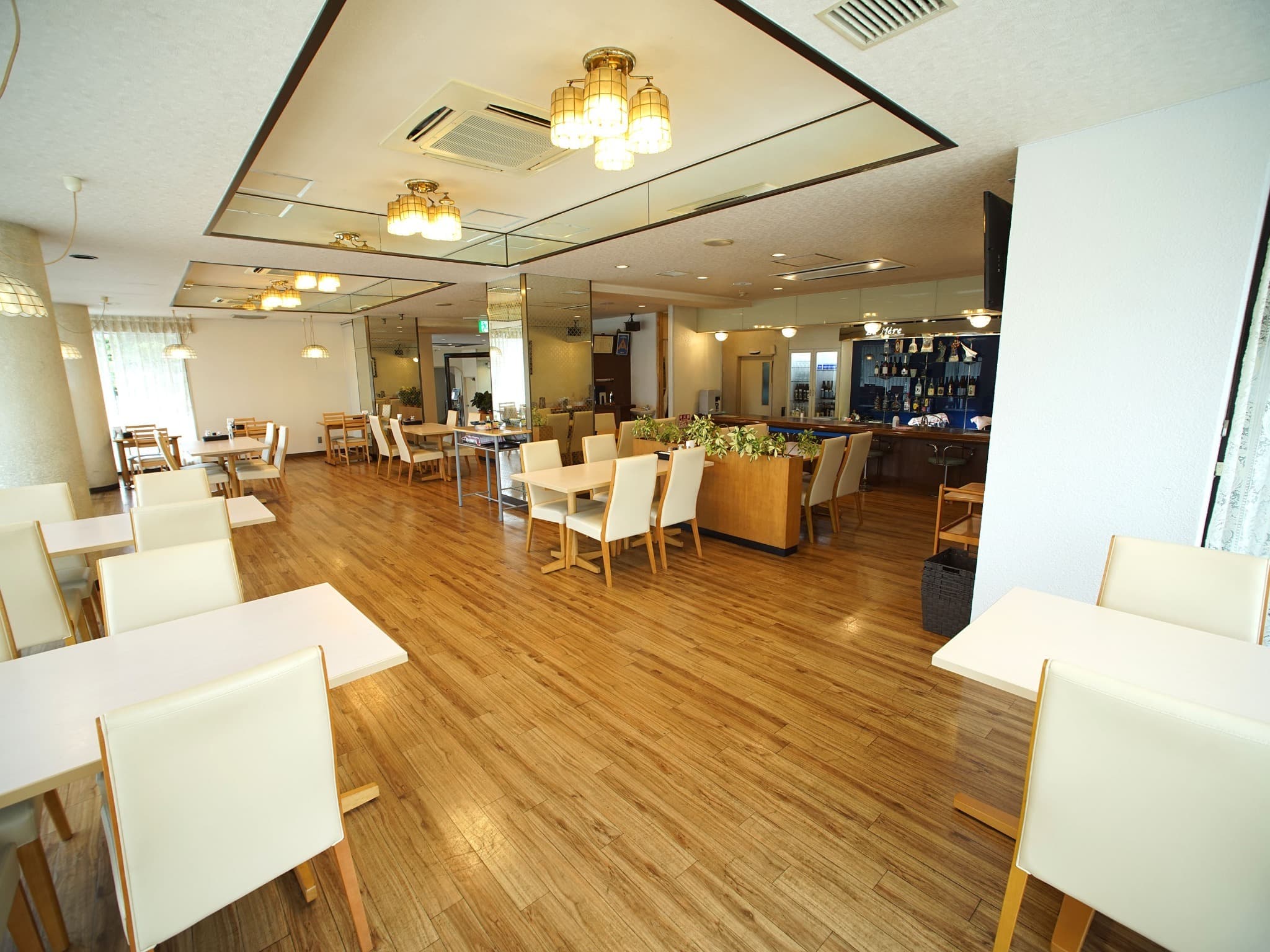 ・ [Restaurant] Please spend a blissful time in a relaxing space.