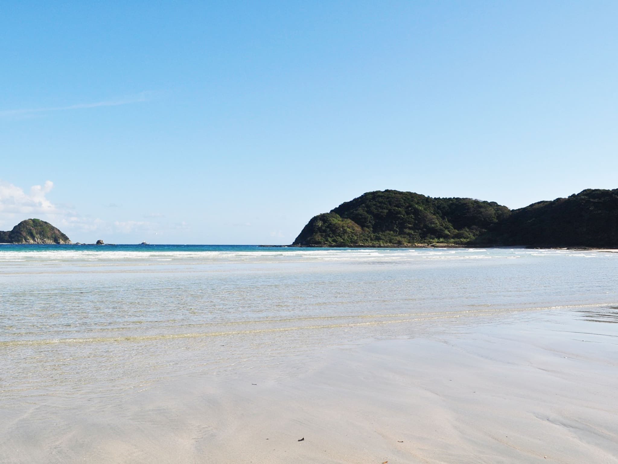 ・ The clear blue sea of Kamigoto