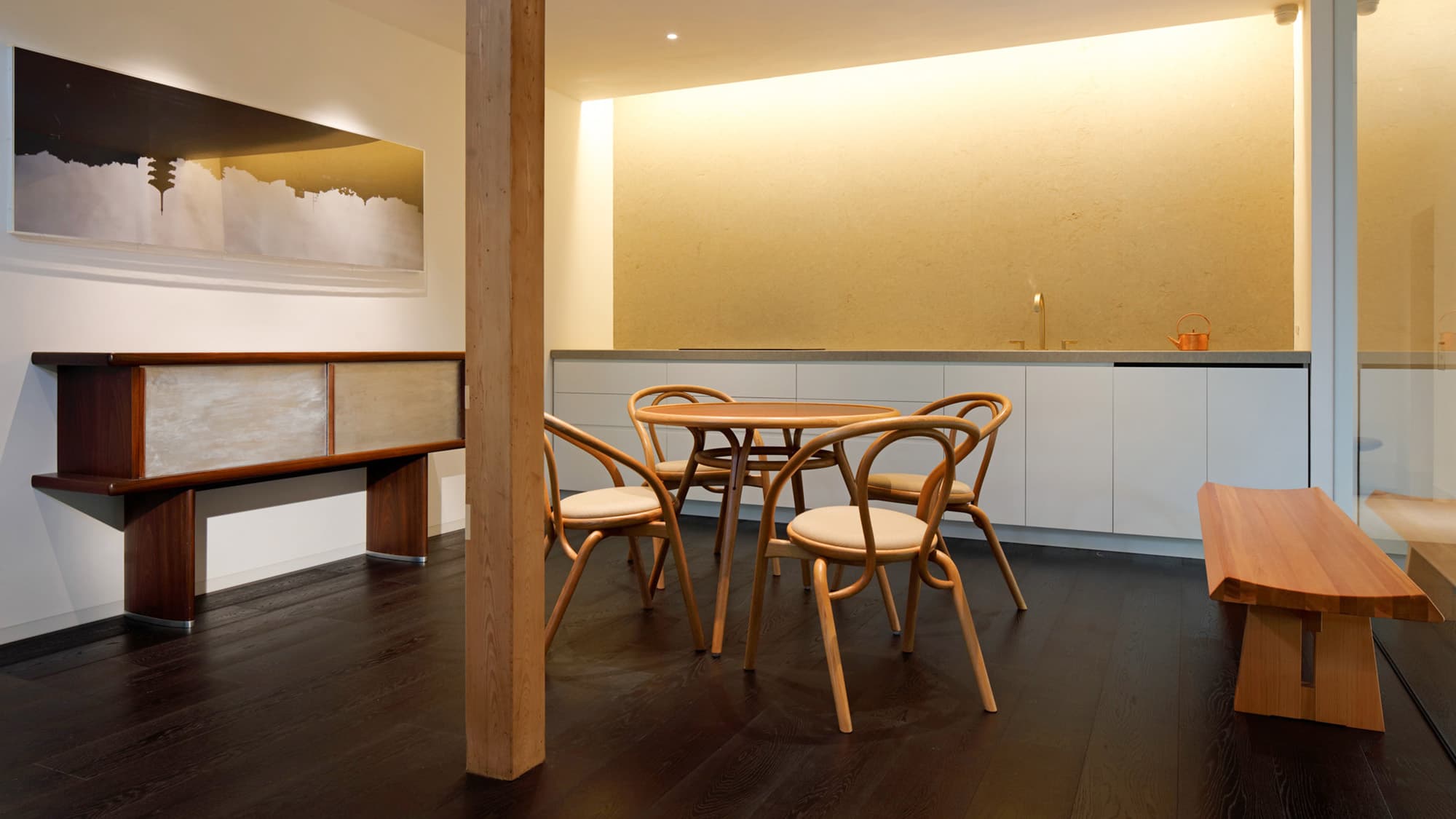 ・[Living Room] Enjoy high-quality hospitality at Suimontei, limited to one group per day.