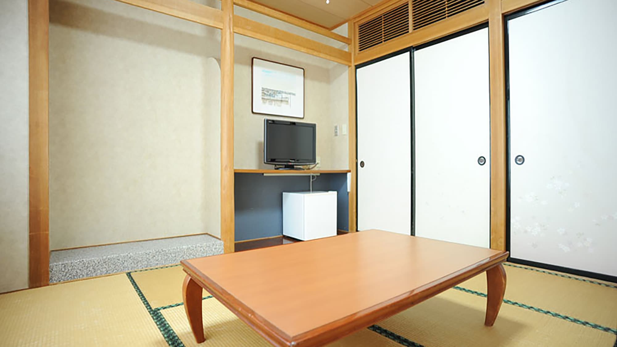 *Example of guest room: Japanese-style room with 8 tatami mats