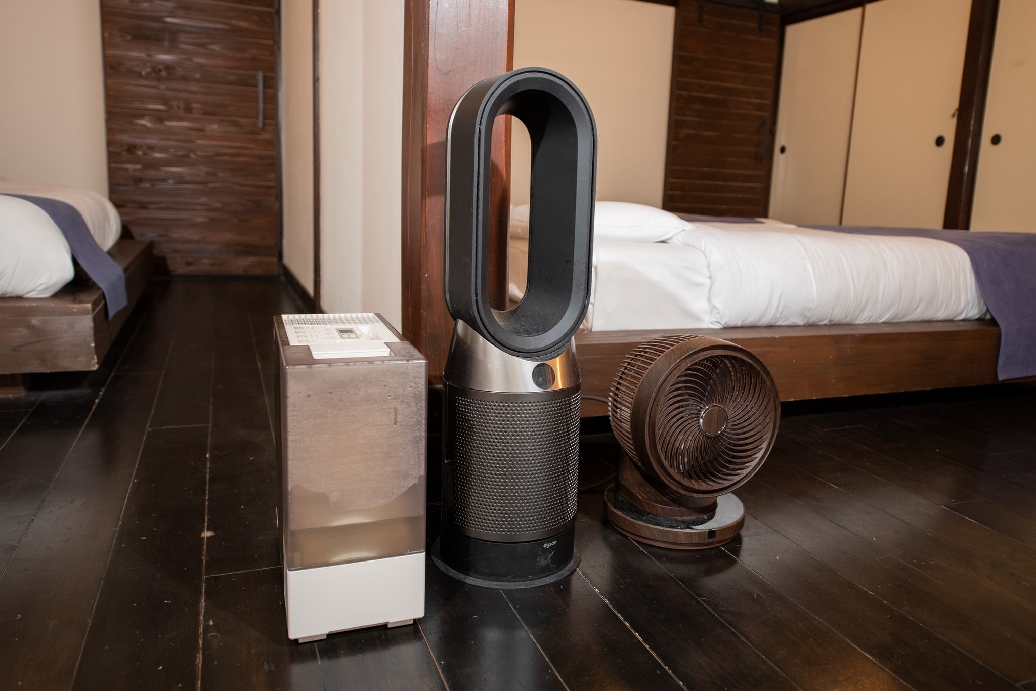 Humidifiers and air purifiers