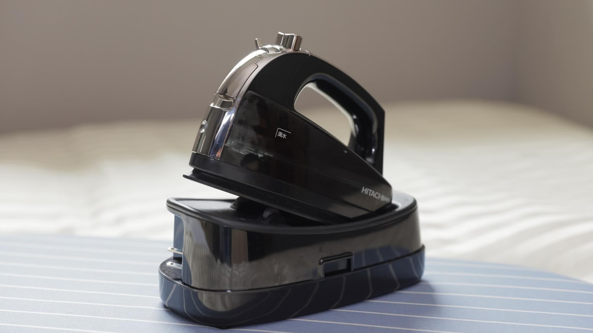[Rental Equipment] Iron: A must-have for business people!