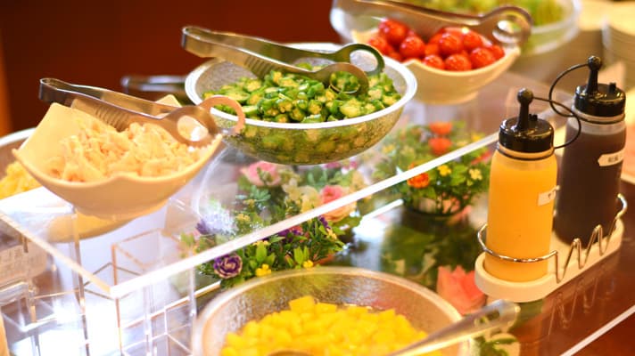 Buffet breakfast (salad bar)