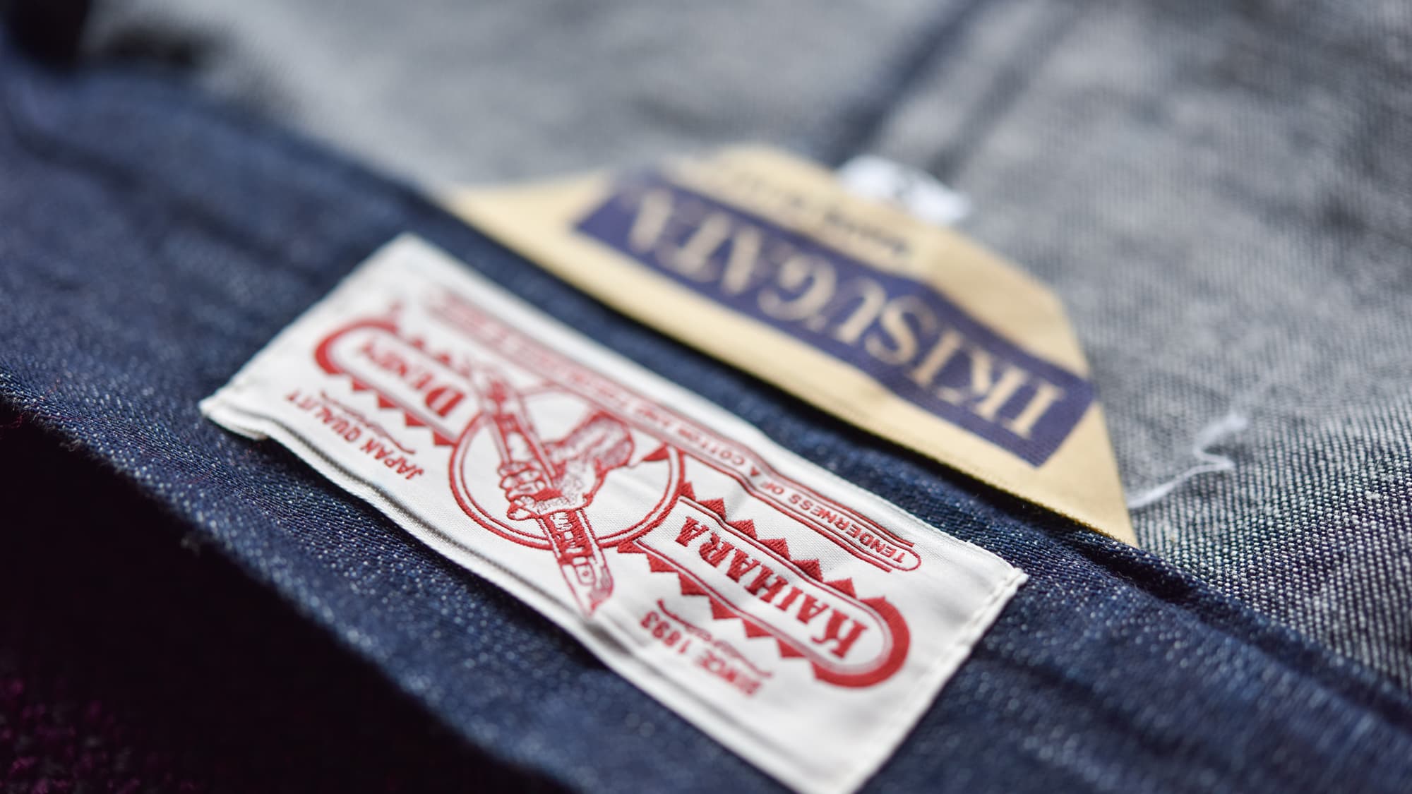 *[Denim Samue] The garments are woven by Ida Seni in Kiryu, a textile town with 1,300 years of history and tradition.