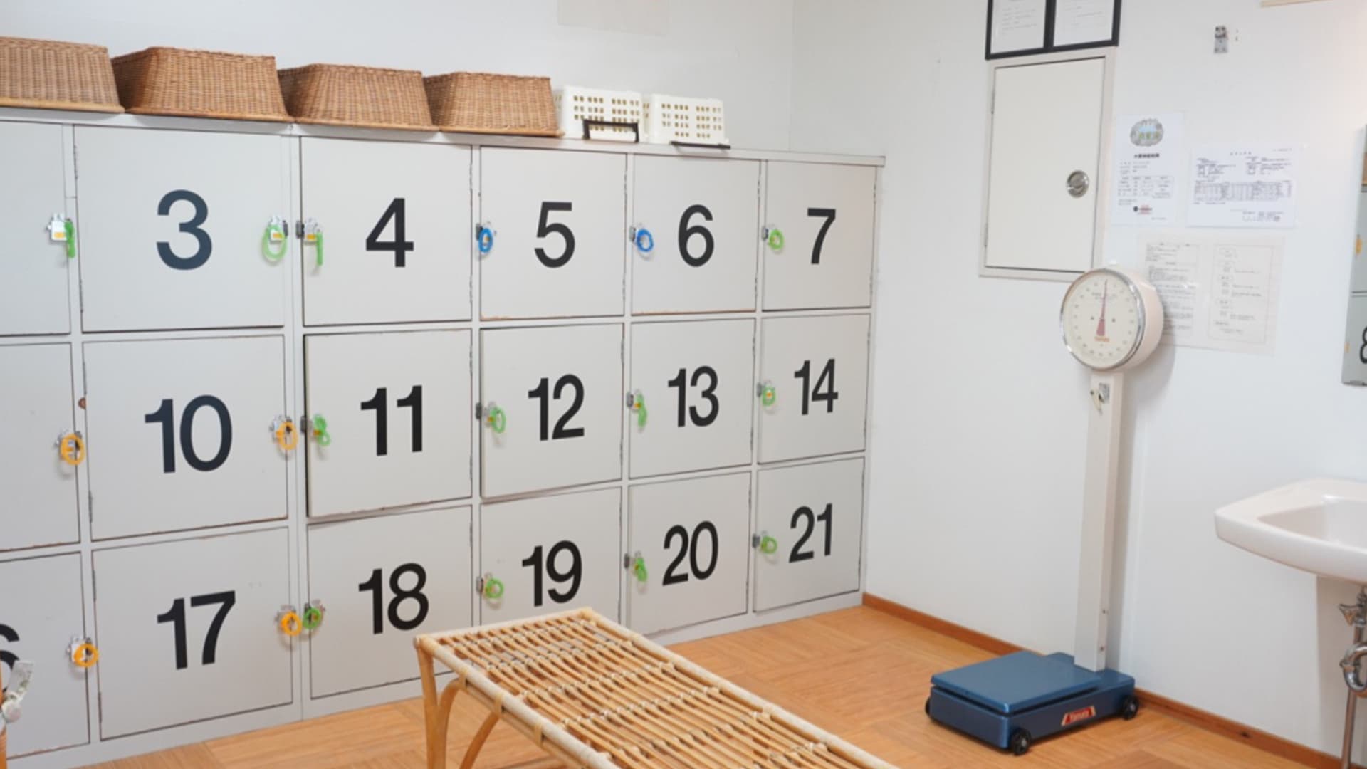 [Changing room] There is a locker with a key, so you can rest assured. Please be careful not to forget to close it.