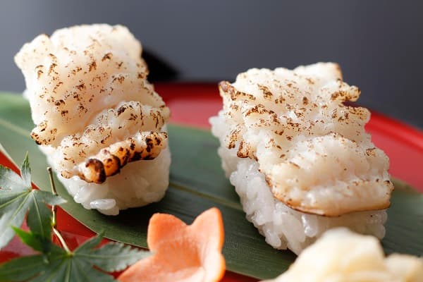 Hamo nigiri sushi