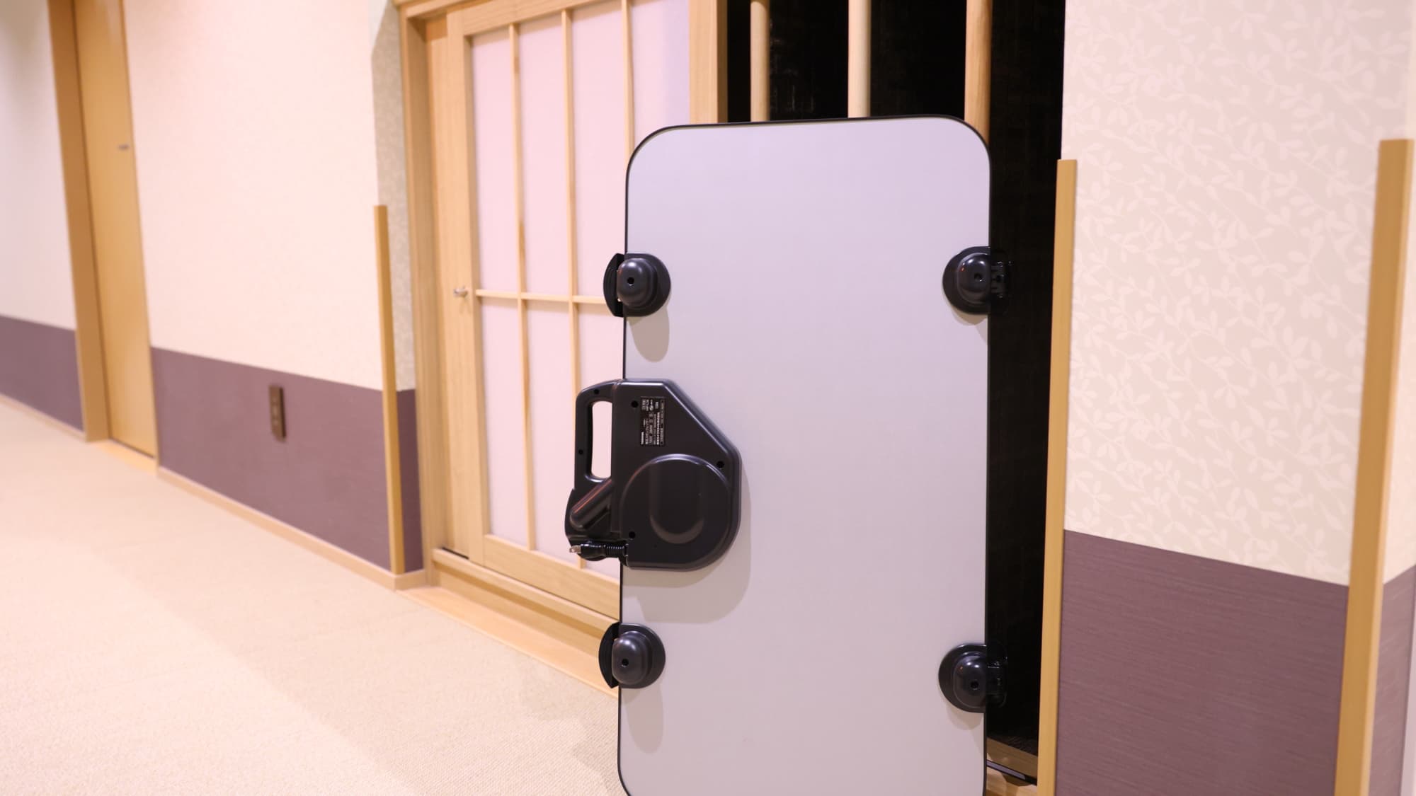 [Rental equipment] Trouser press