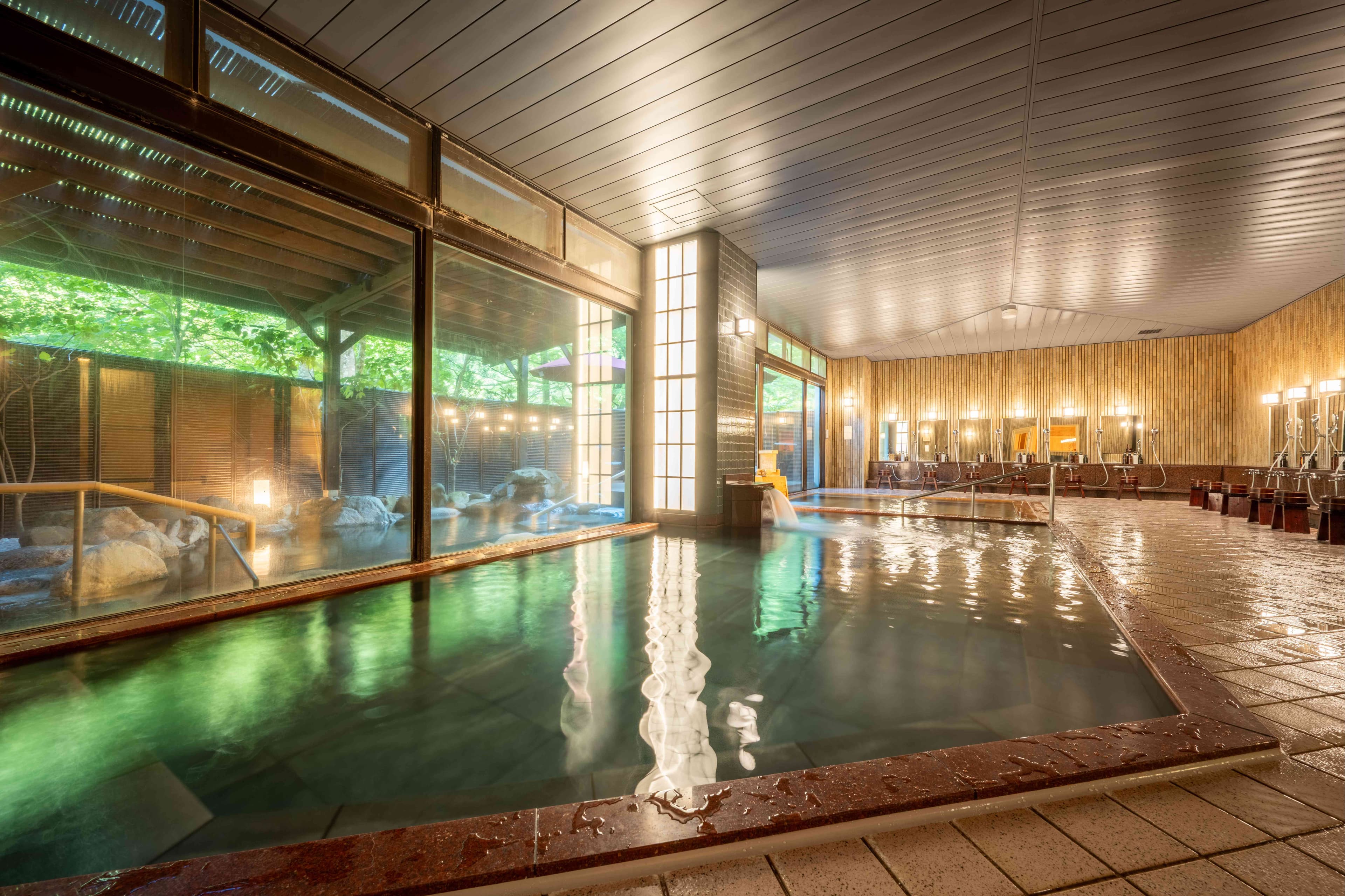 Large public bath, women's bath